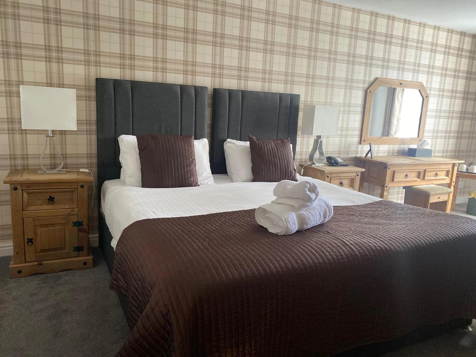 Bed in The Oaks Hotel