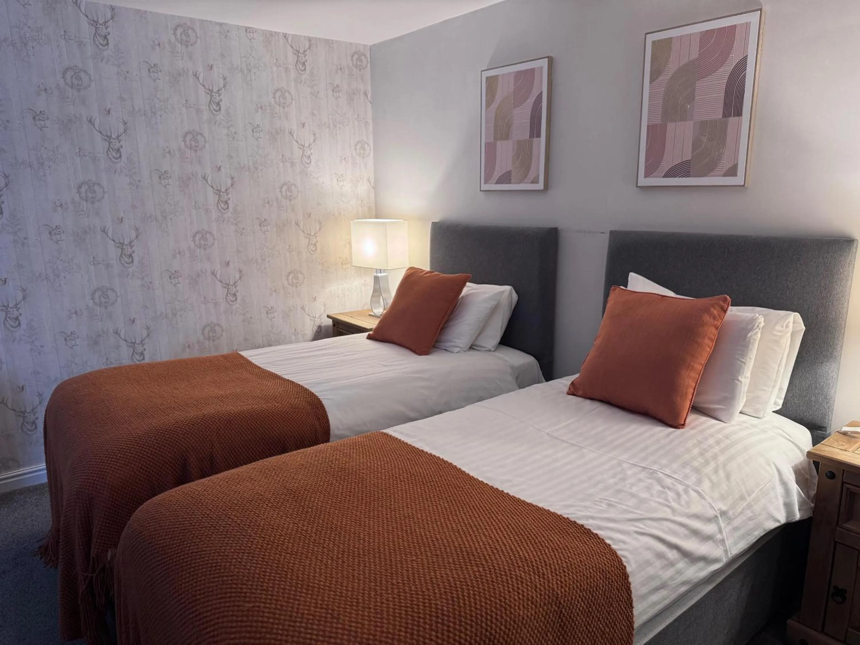 Bed in The Oaks Hotel