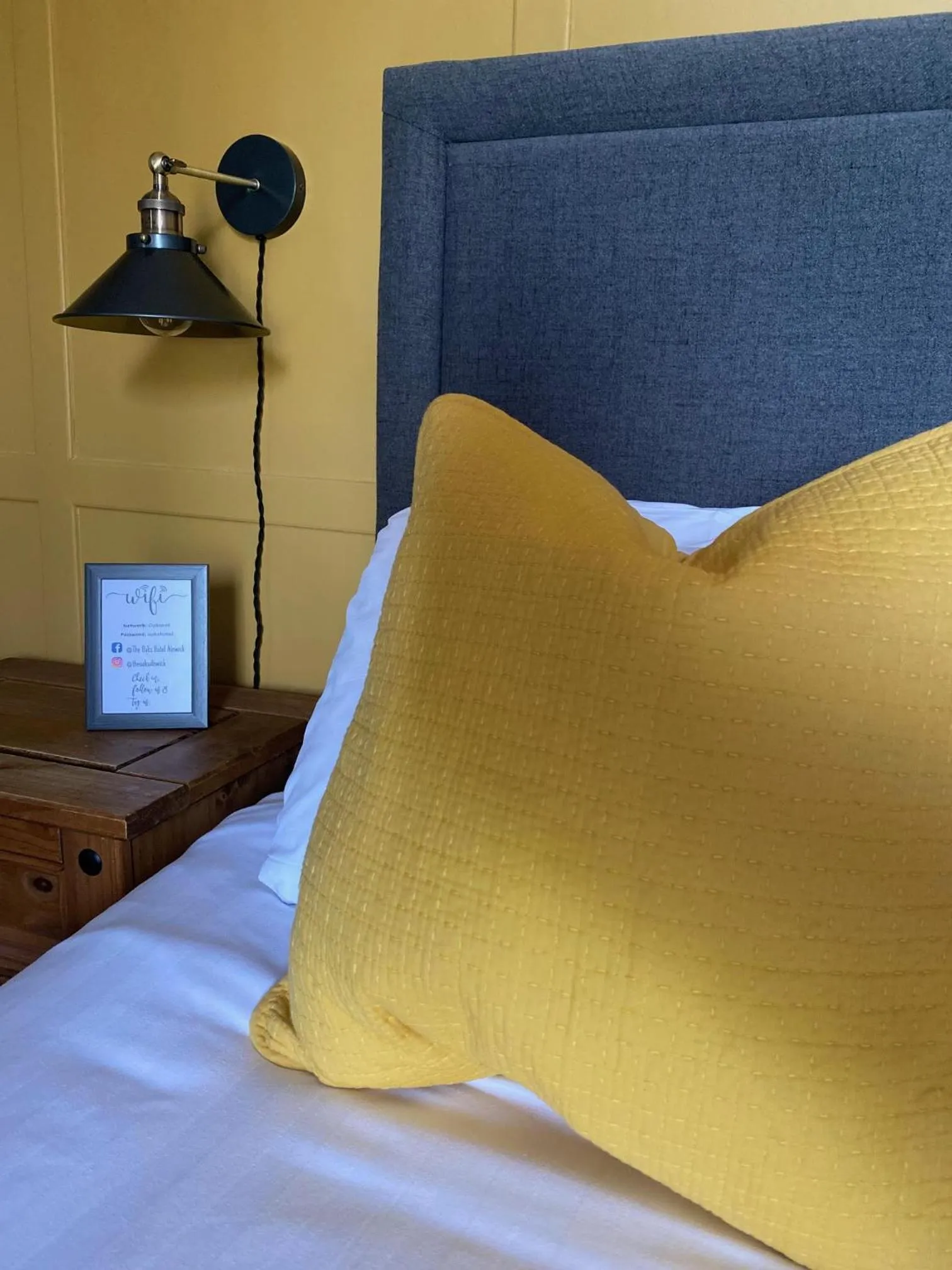 Bed in The Oaks Hotel