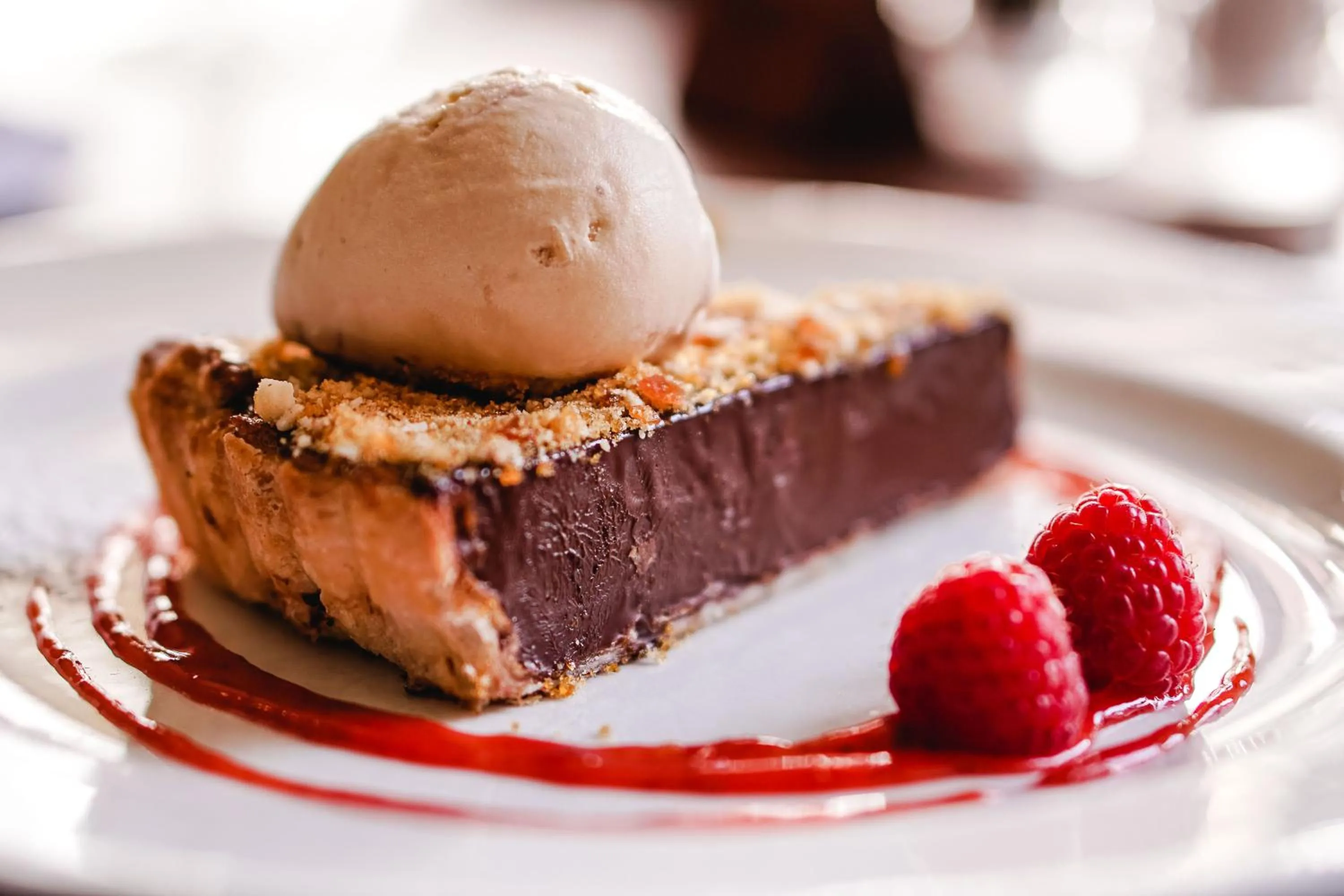 Restaurant/places to eat in Halifax Hall