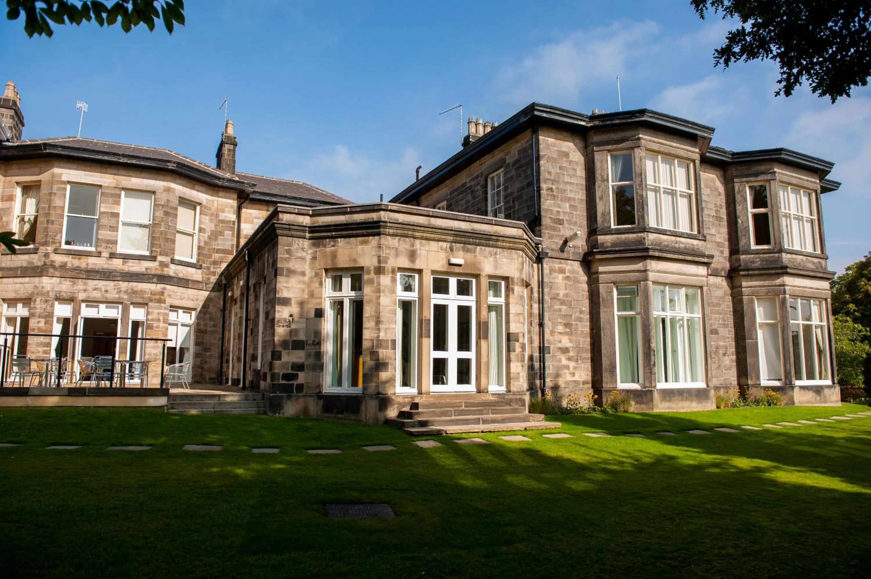 Facade/entrance in Halifax Hall
