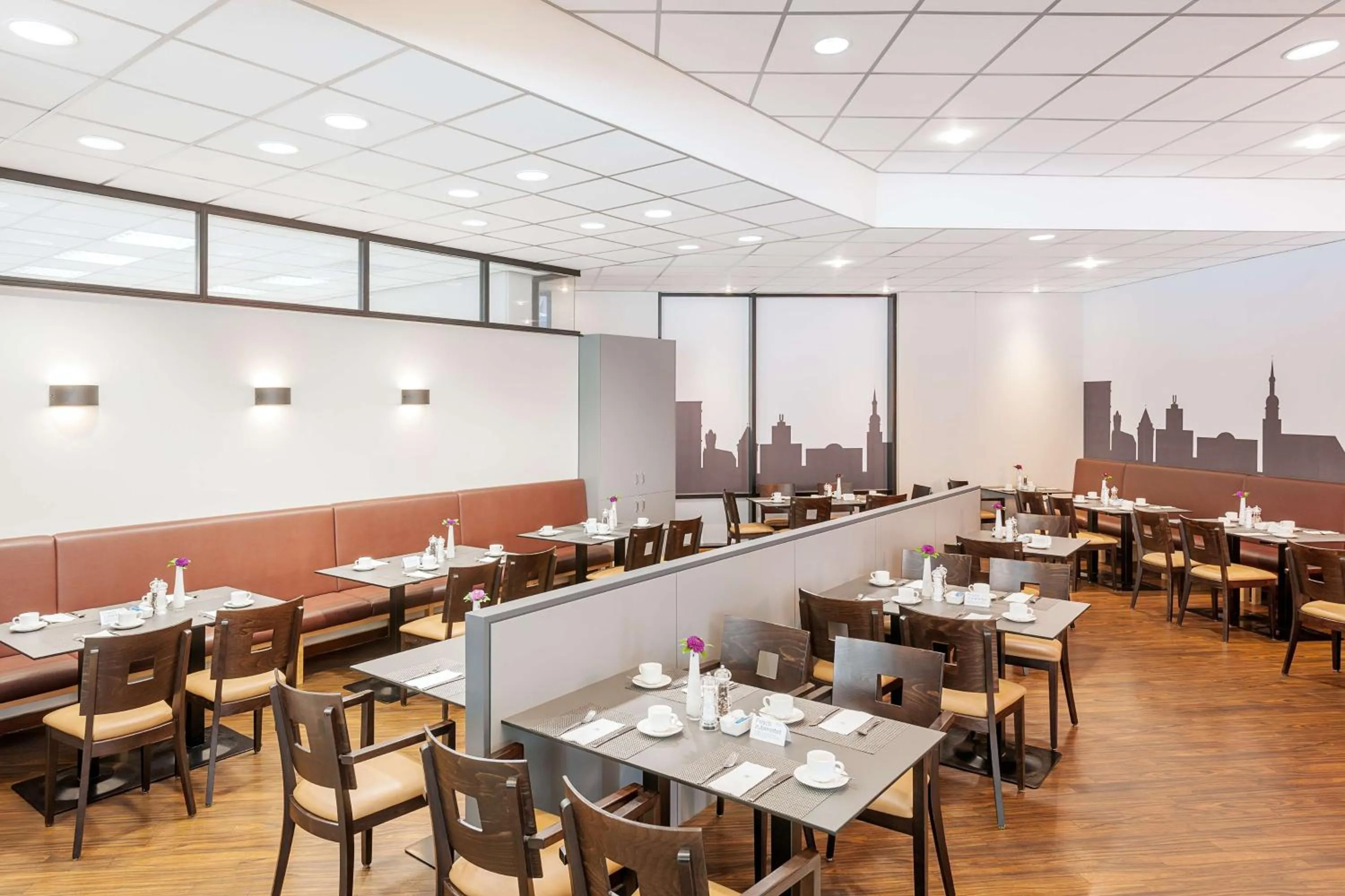 Restaurant/places to eat in NH Dortmund