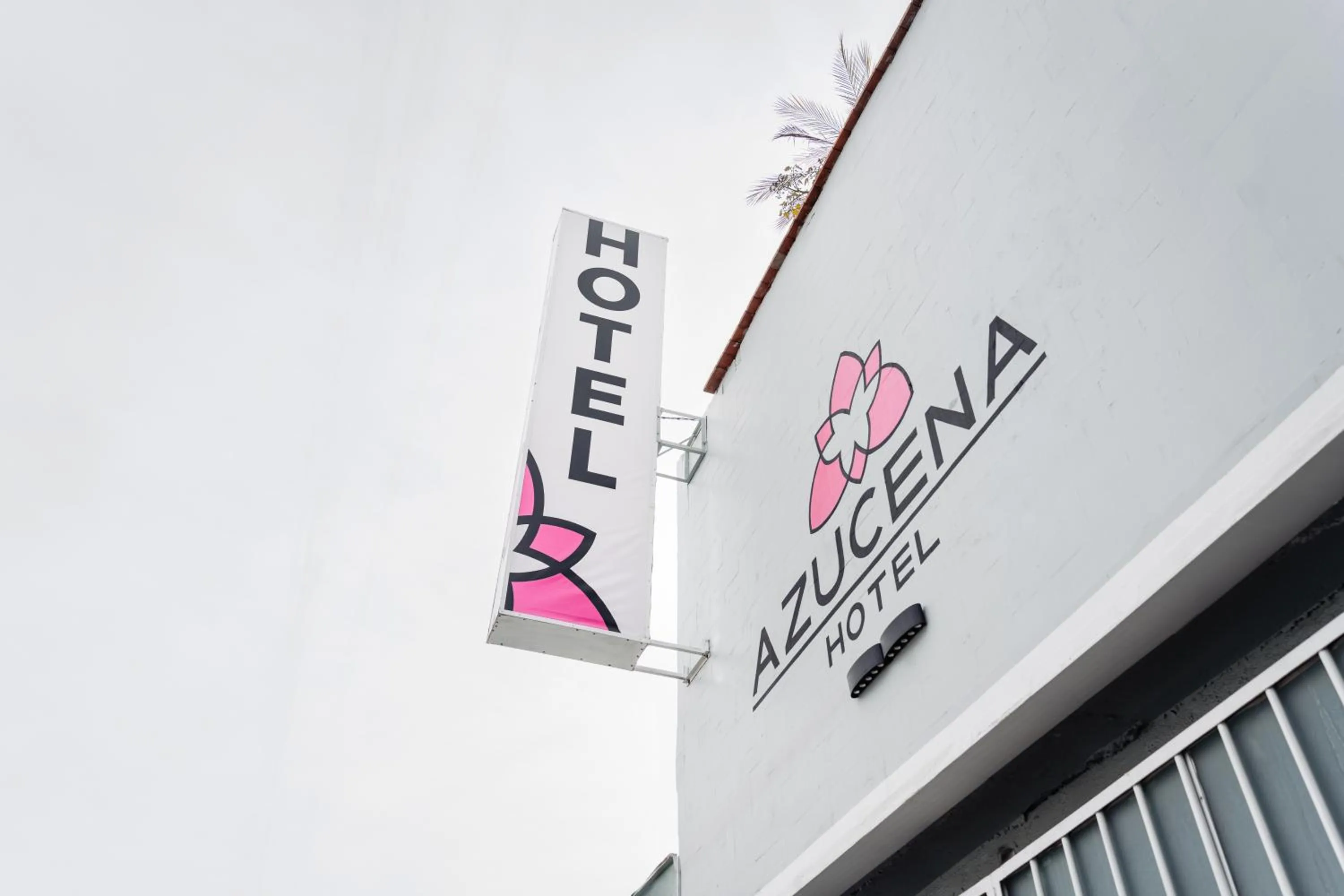 Facade/entrance in Hotel Azucena