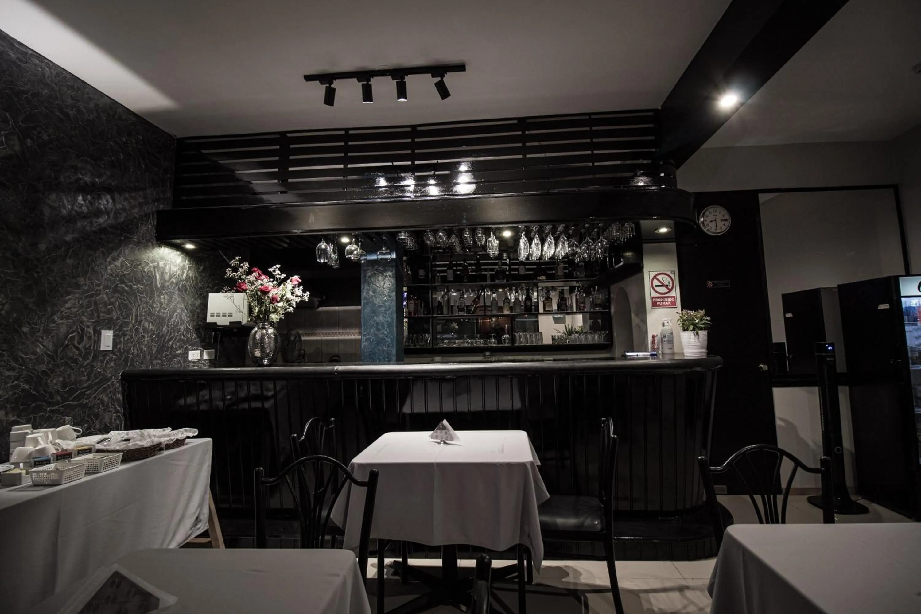 Restaurant/places to eat in Saint Germain Hotel