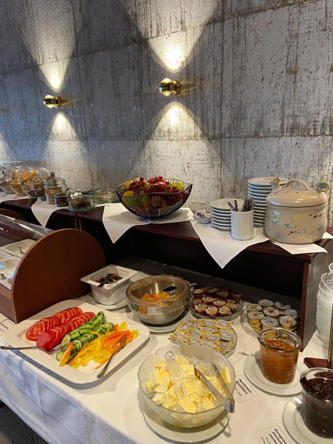 Buffet breakfast in Akzent Hotel Löwen