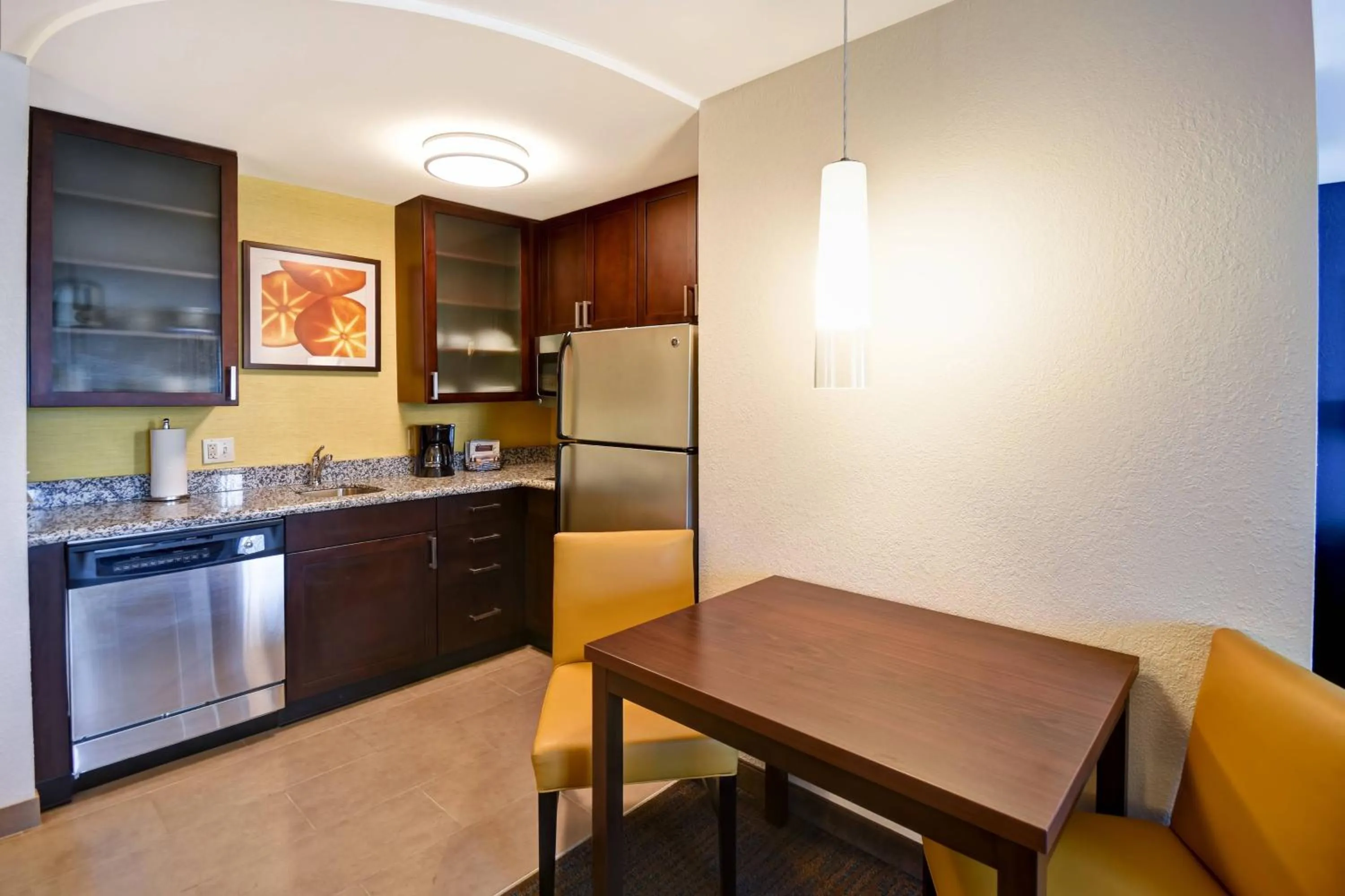 Kitchen or kitchenette in Residence Inn by Marriott Springfield Chicopee