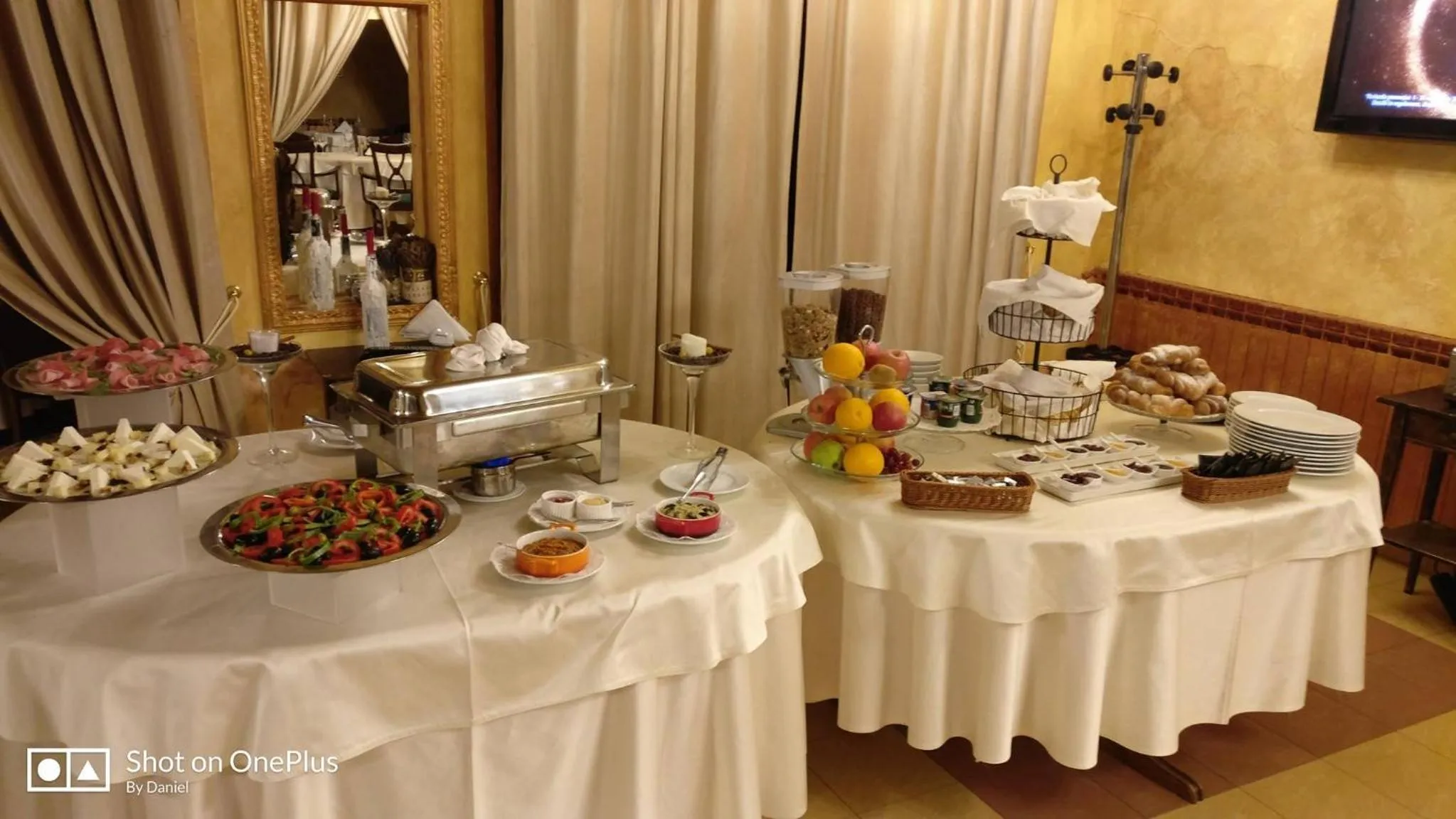 Breakfast in Hotel Senator