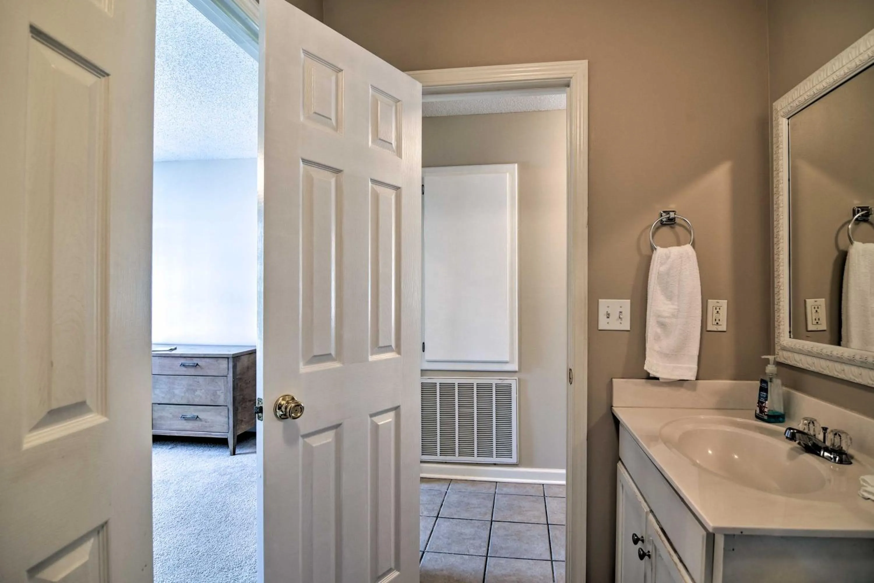 Charming Oxford Home about 1 Mi to Ole Miss Campus