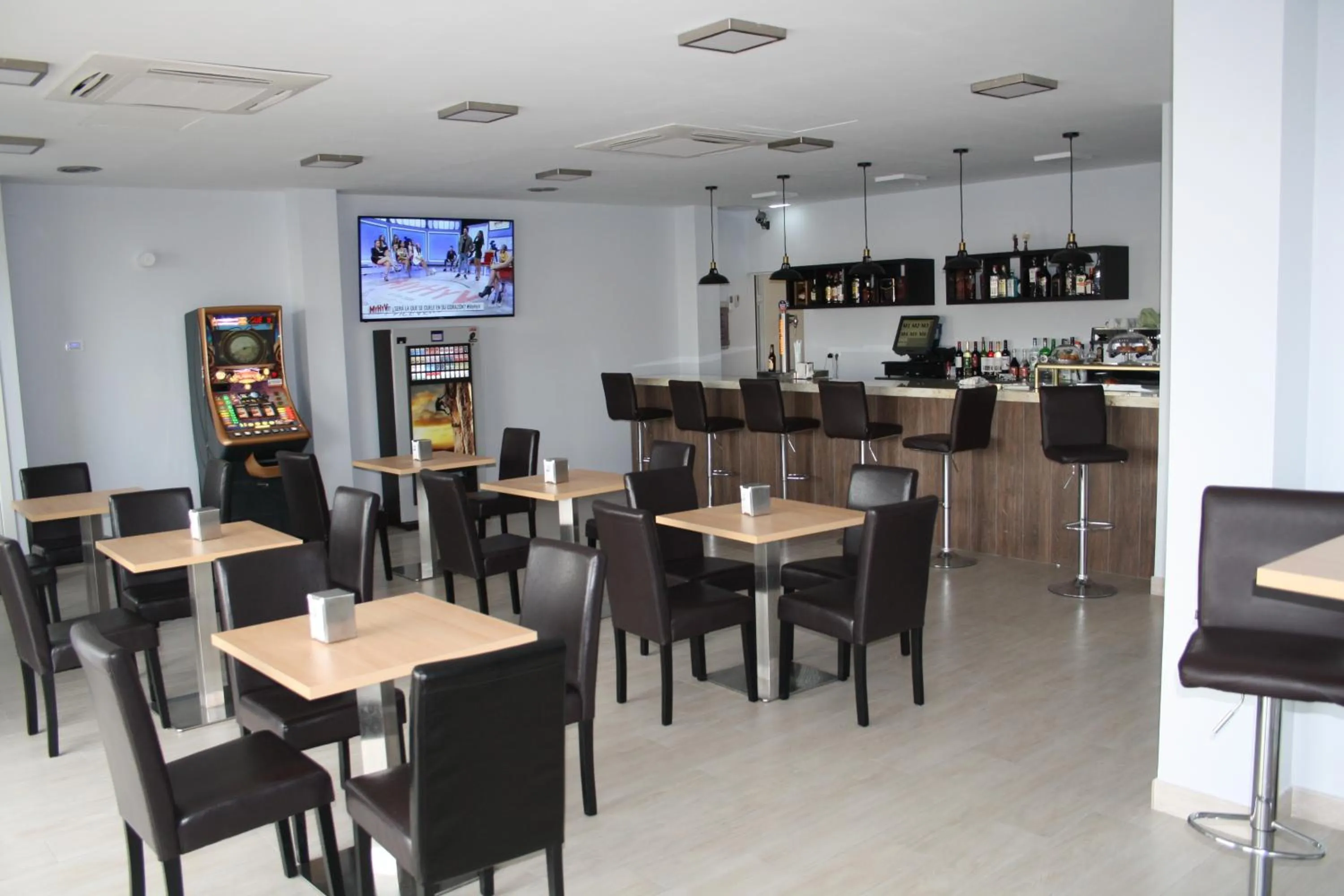 Lounge or bar in Hotel Mar de Aragón