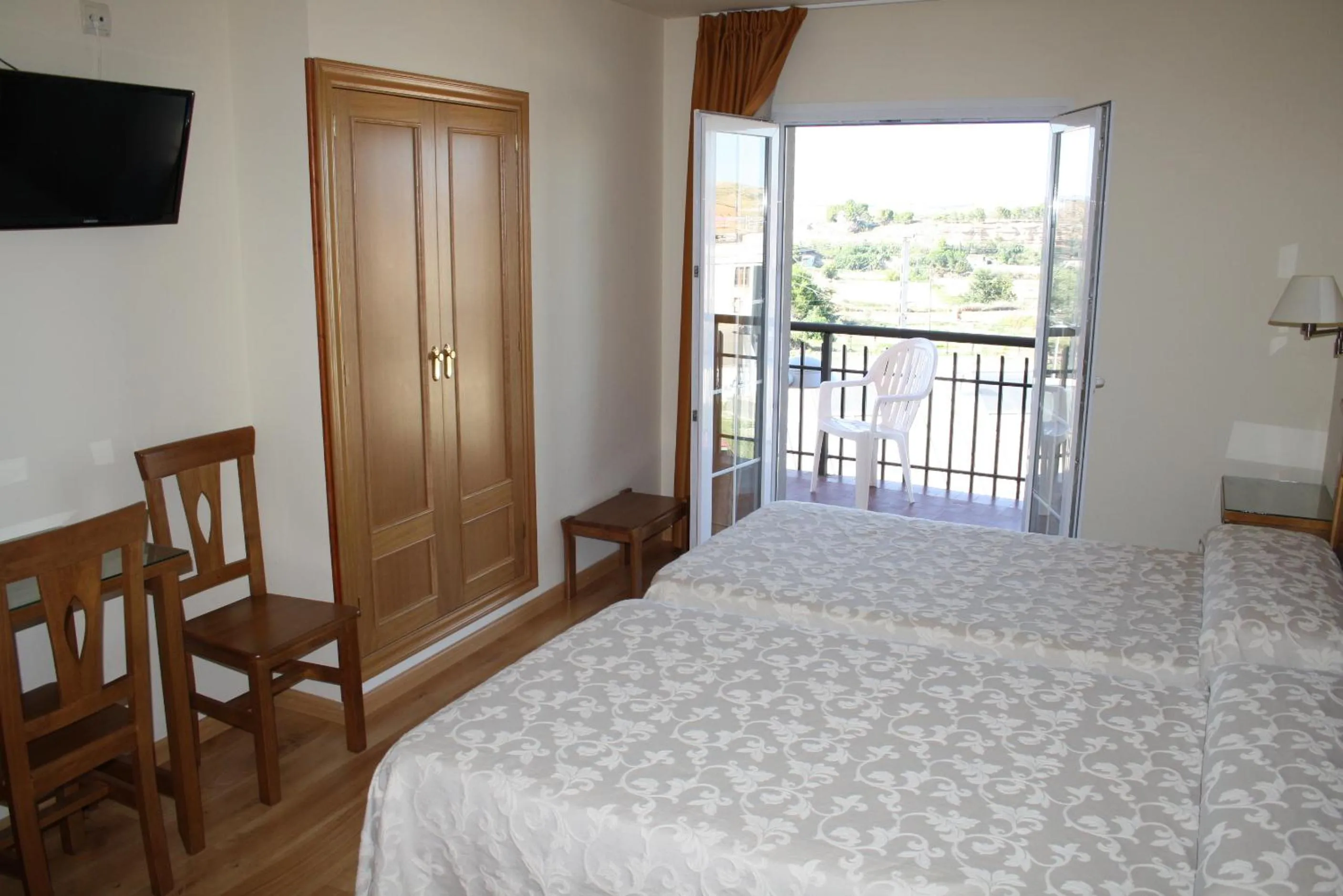 Bed in Hotel Mar de Aragón