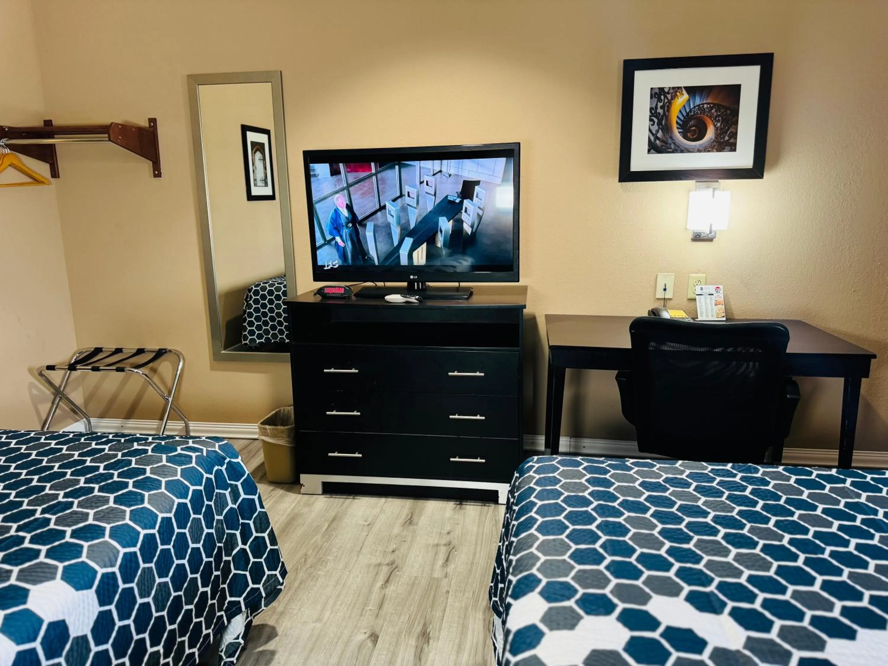 Bed in Executive Inn & Suites