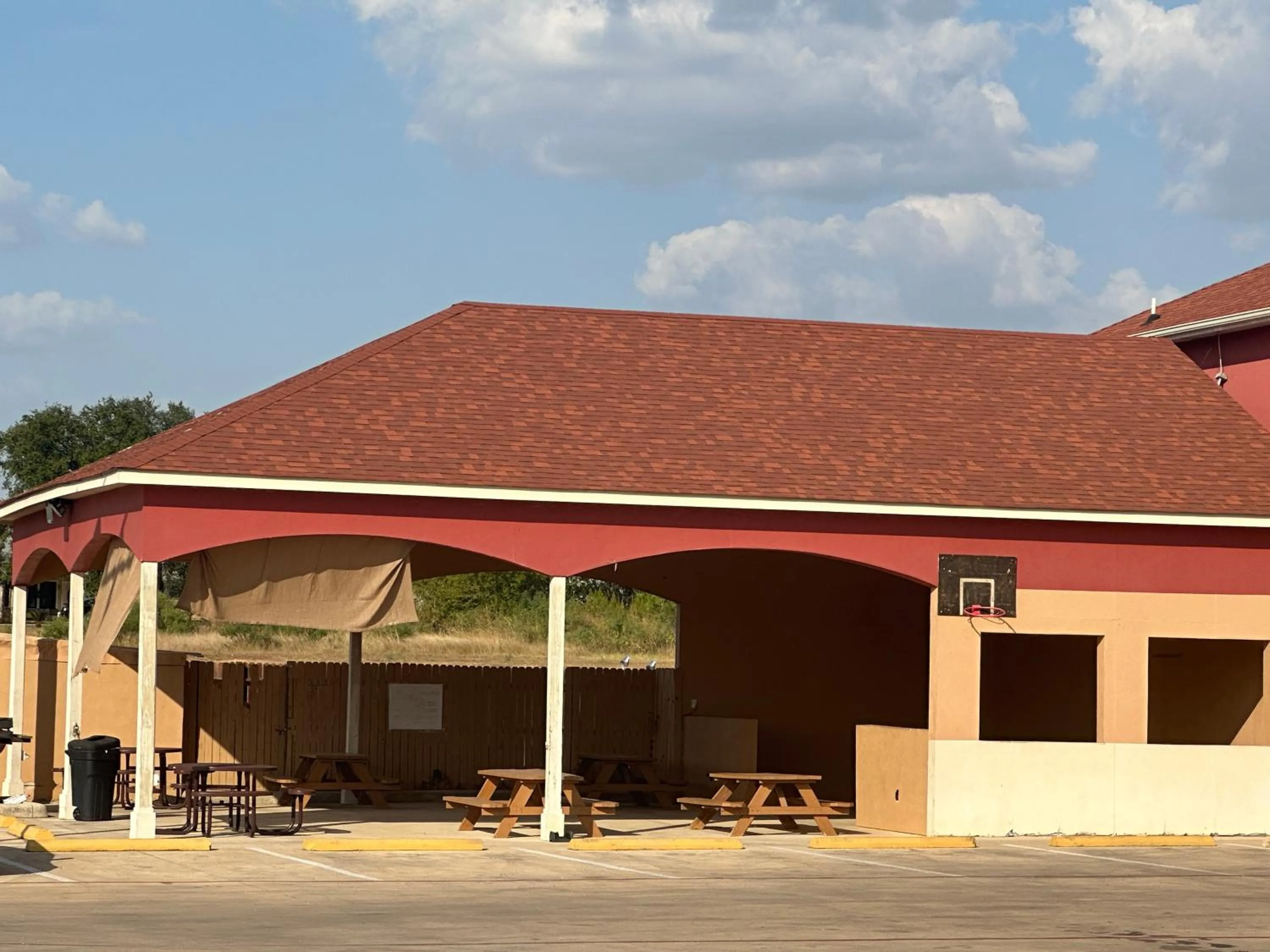 BBQ facilities in Executive Inn & Suites
