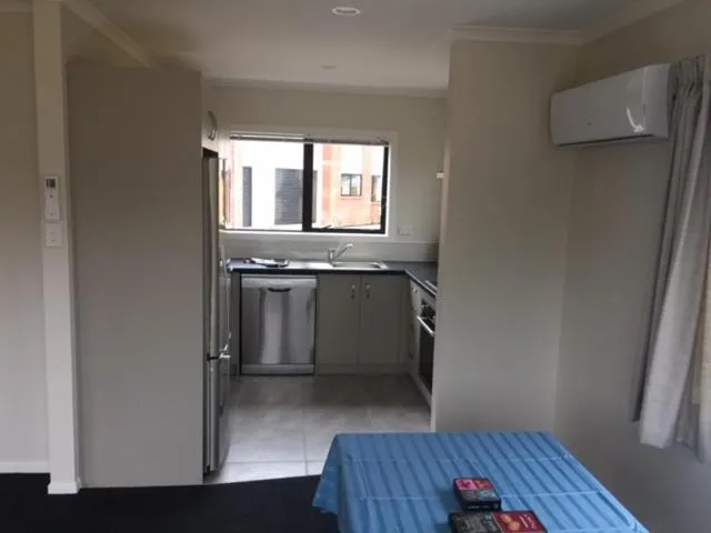 Kitchen or kitchenette in Brooklyn Motor Lodge