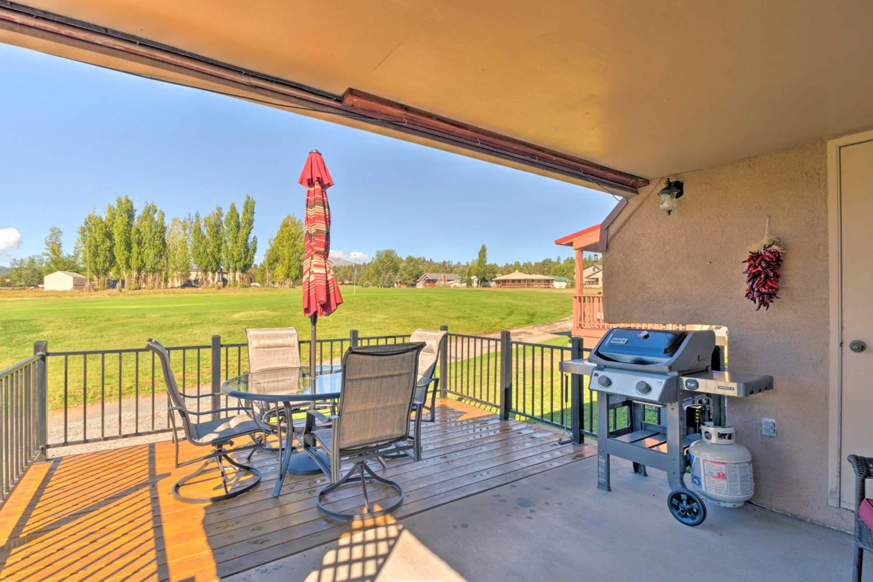 Bright Ruidoso Condo with Deck and Golf Course Views!