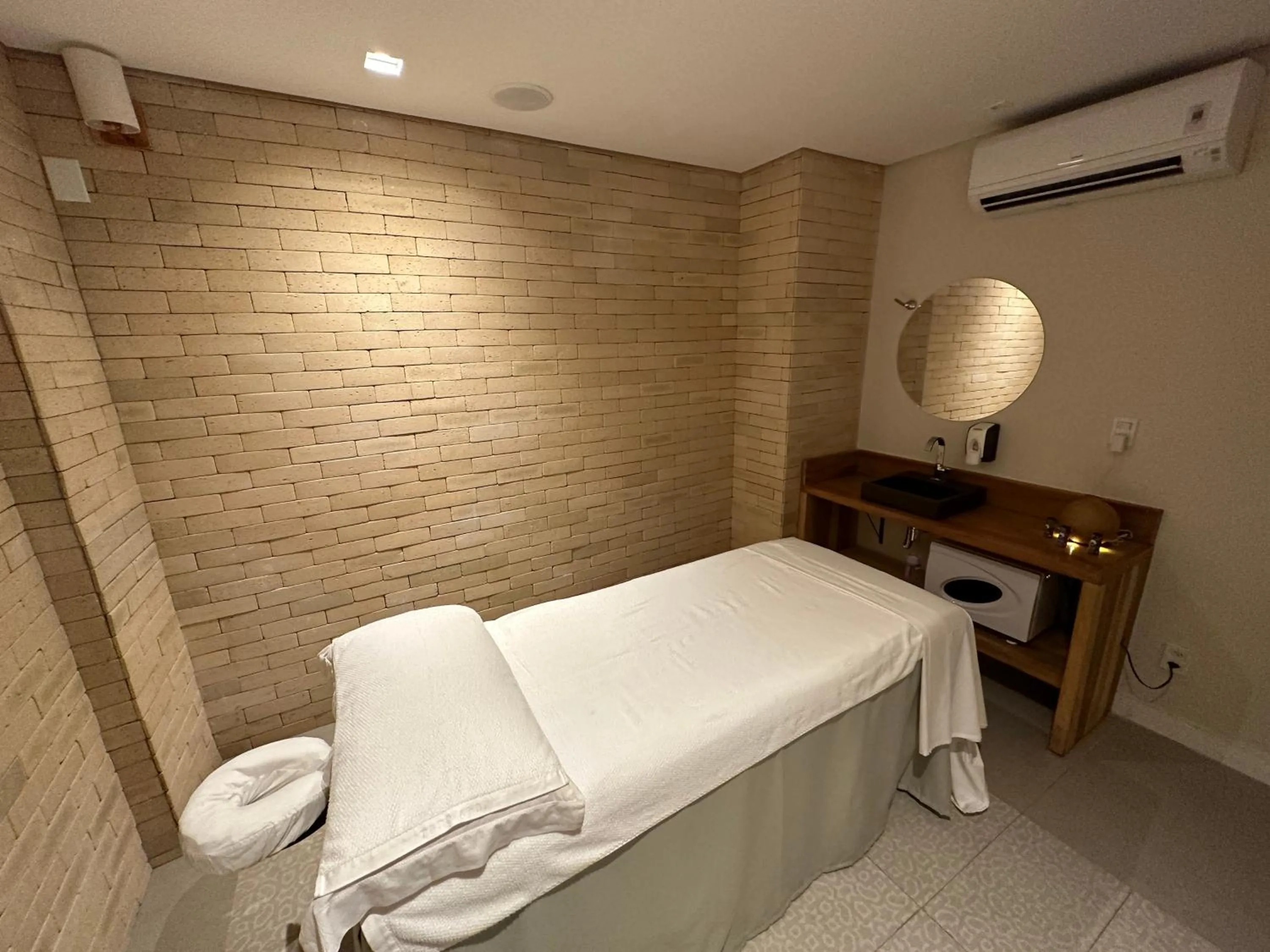 Massage in Juma Ópera Boutique Hotel & Spa