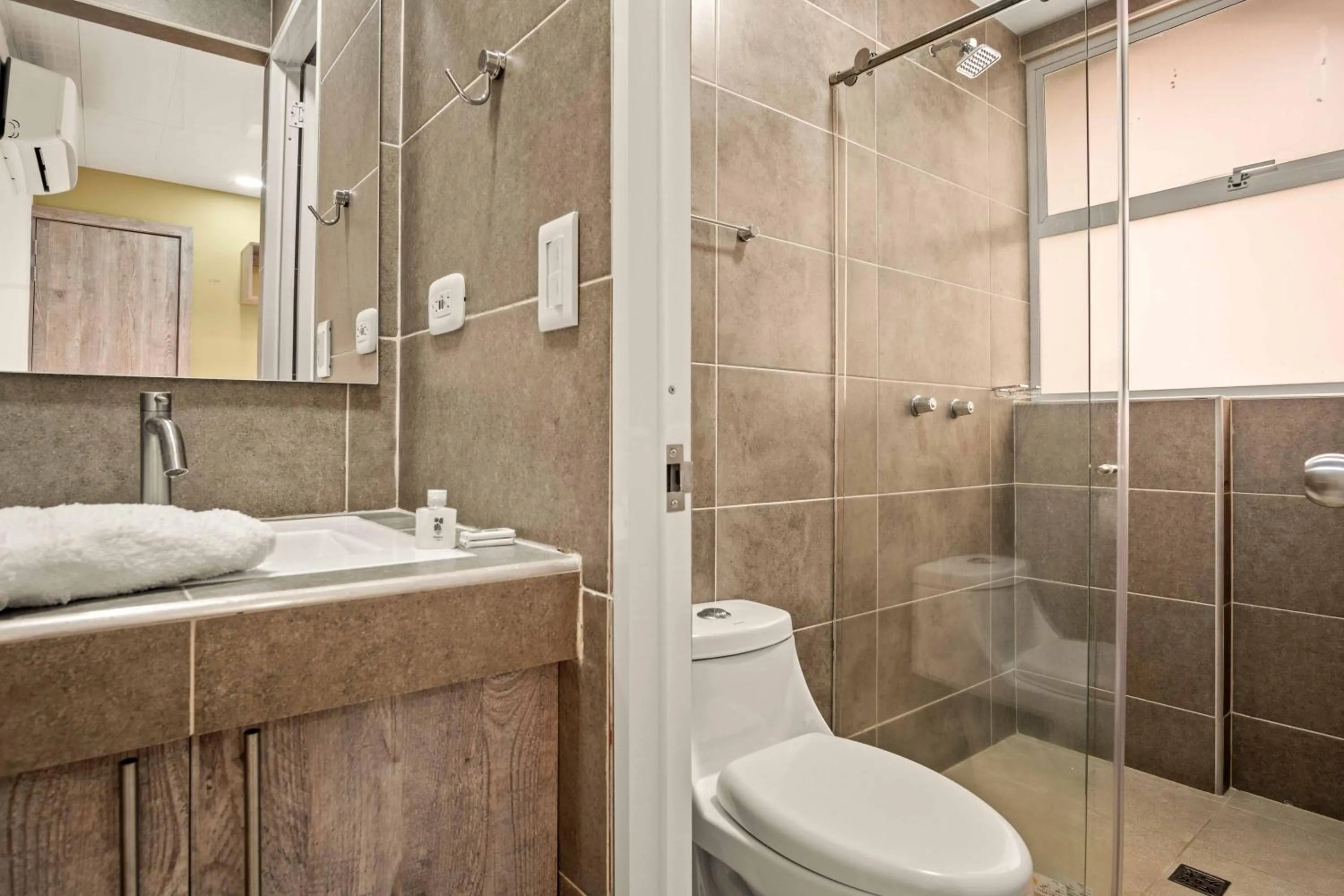 Shower in Aparta Hotel EcoSuite