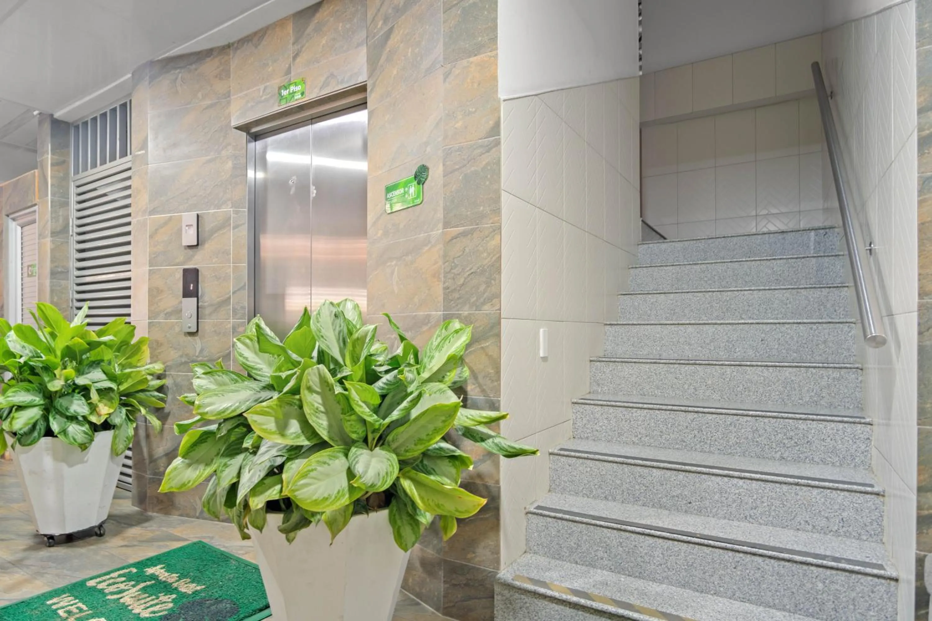 elevator in Aparta Hotel EcoSuite