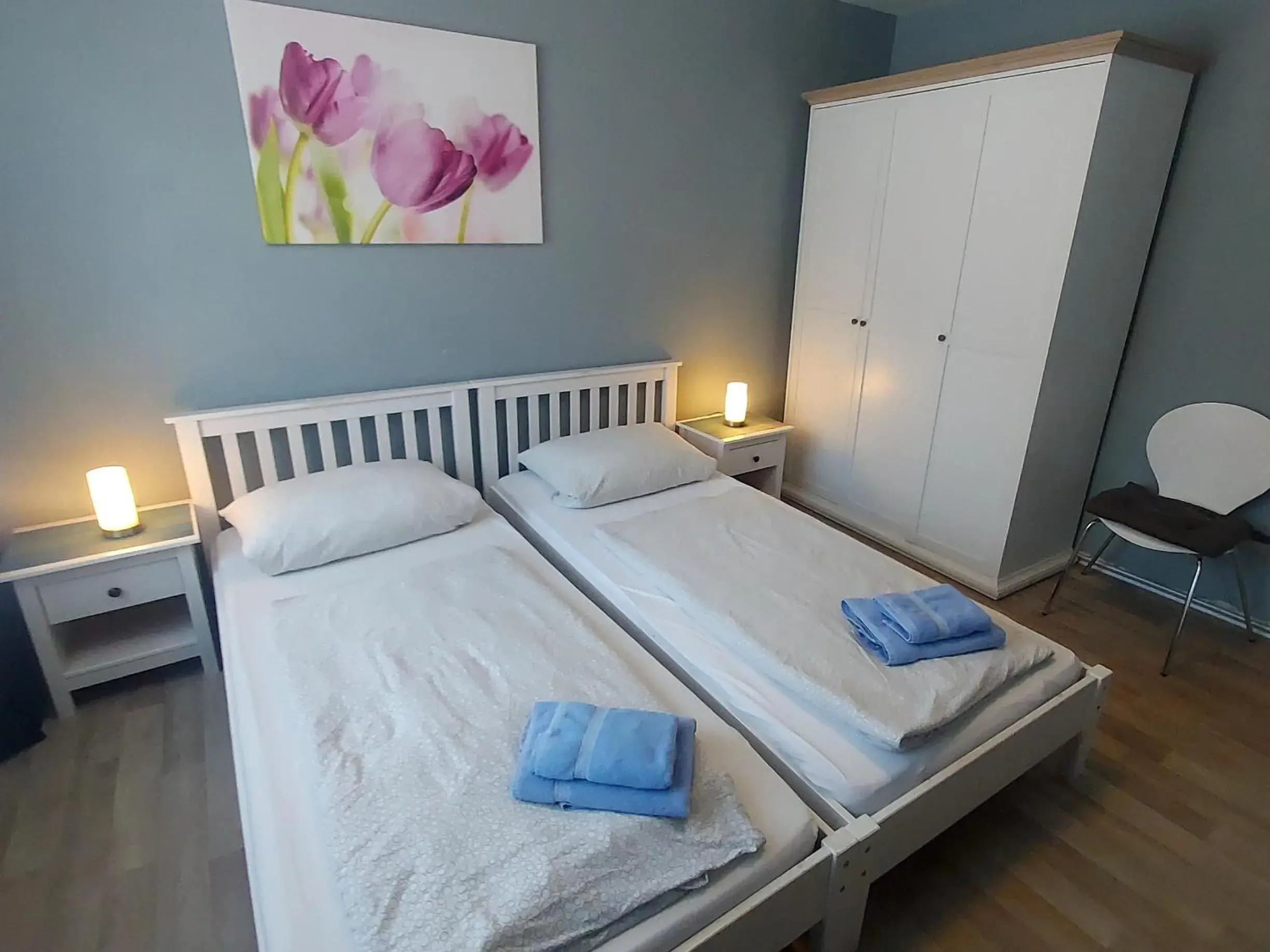 Quadruple Room with external private shower - single occupancy in Landgasthof "Hotel zum Norden" Quadruple Room with external private shower - single occupancy in Landgasthof "Hotel zum Norden"