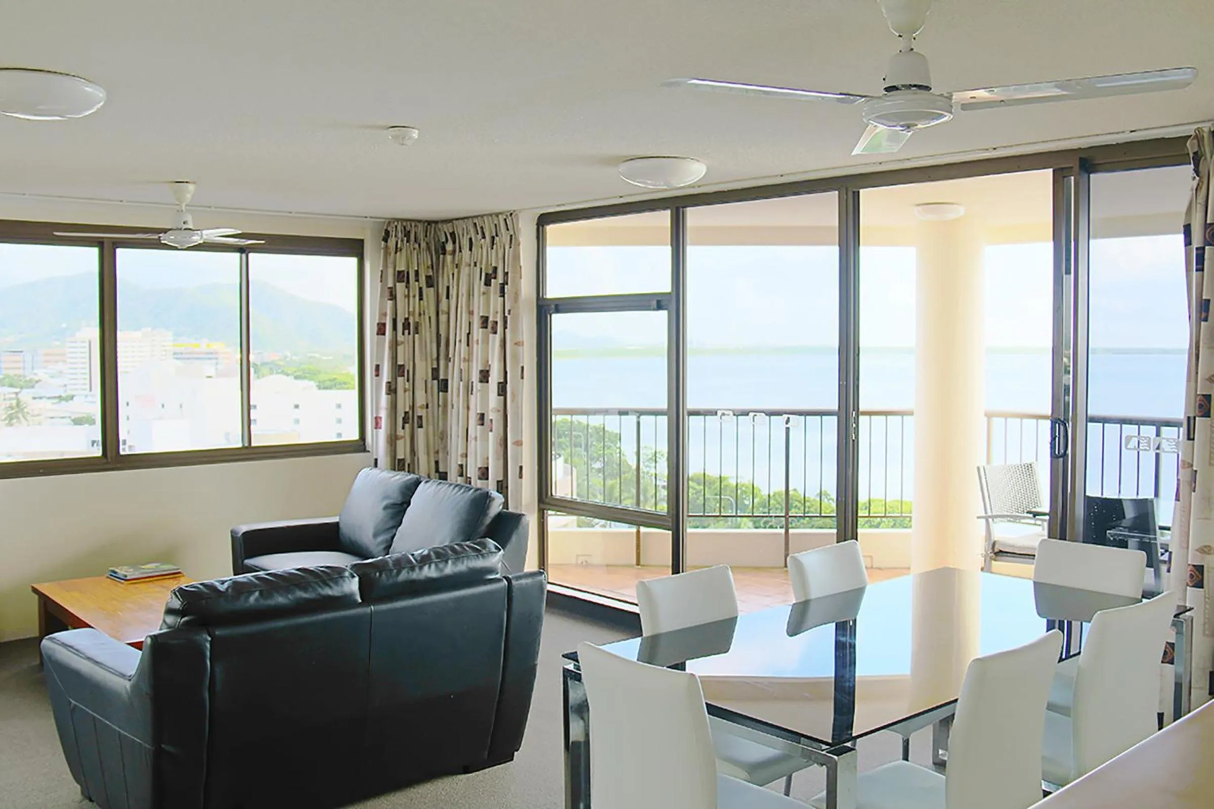 Balcony/Terrace in Cairns Aquarius