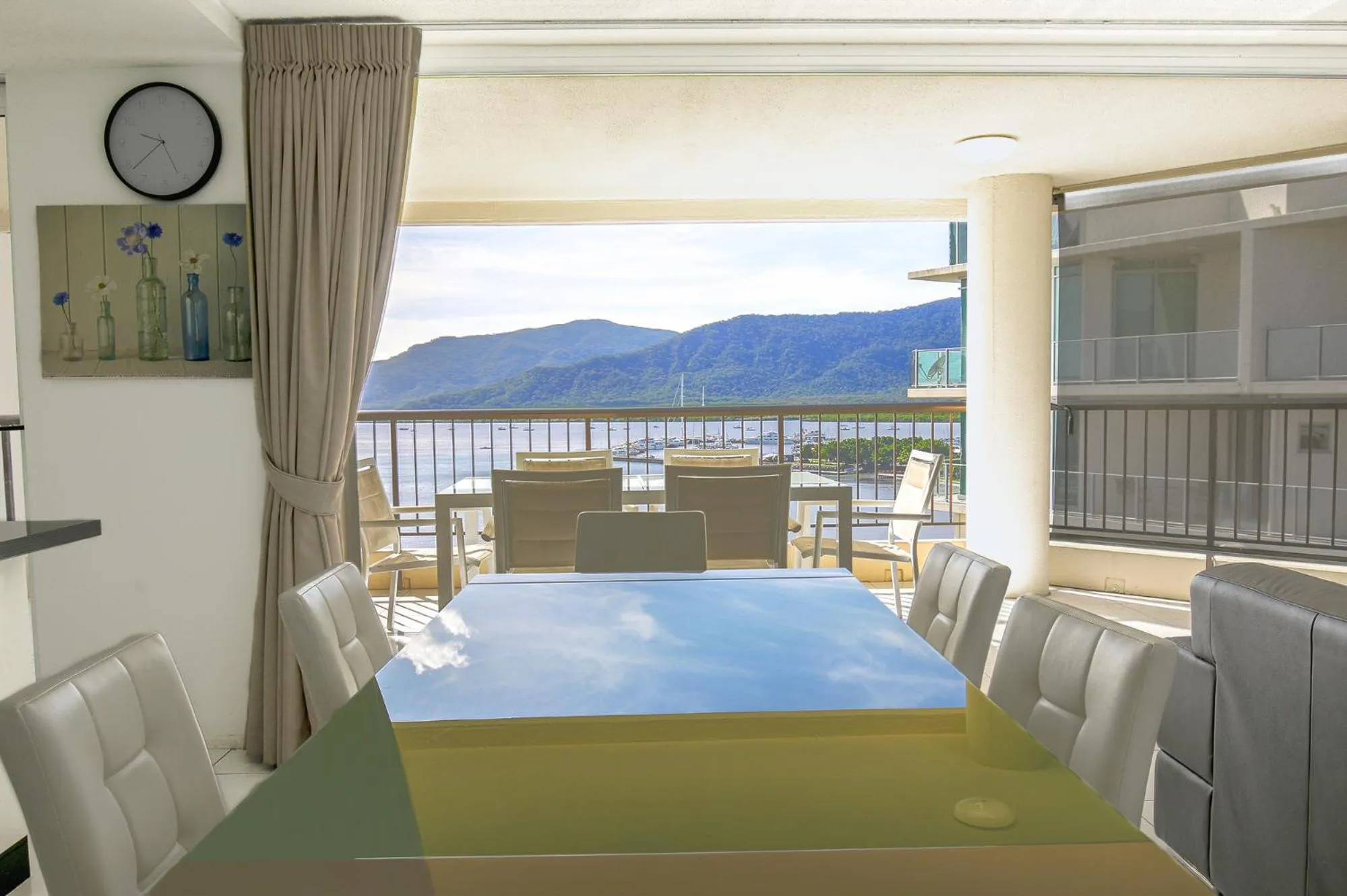 Sea view in Cairns Aquarius