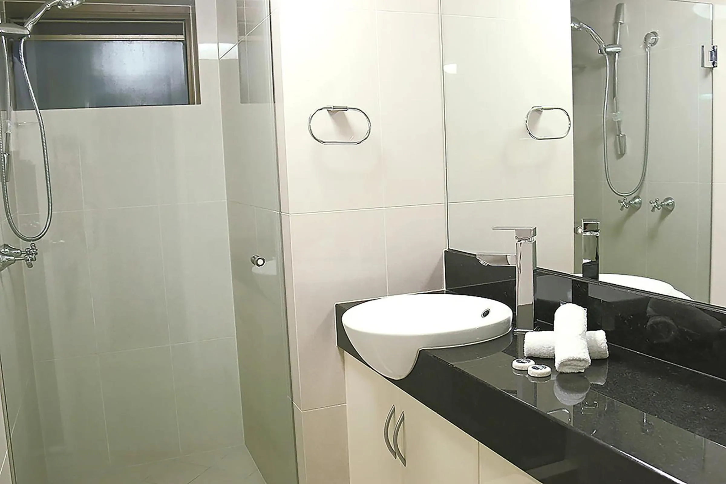 Bathroom in Cairns Aquarius