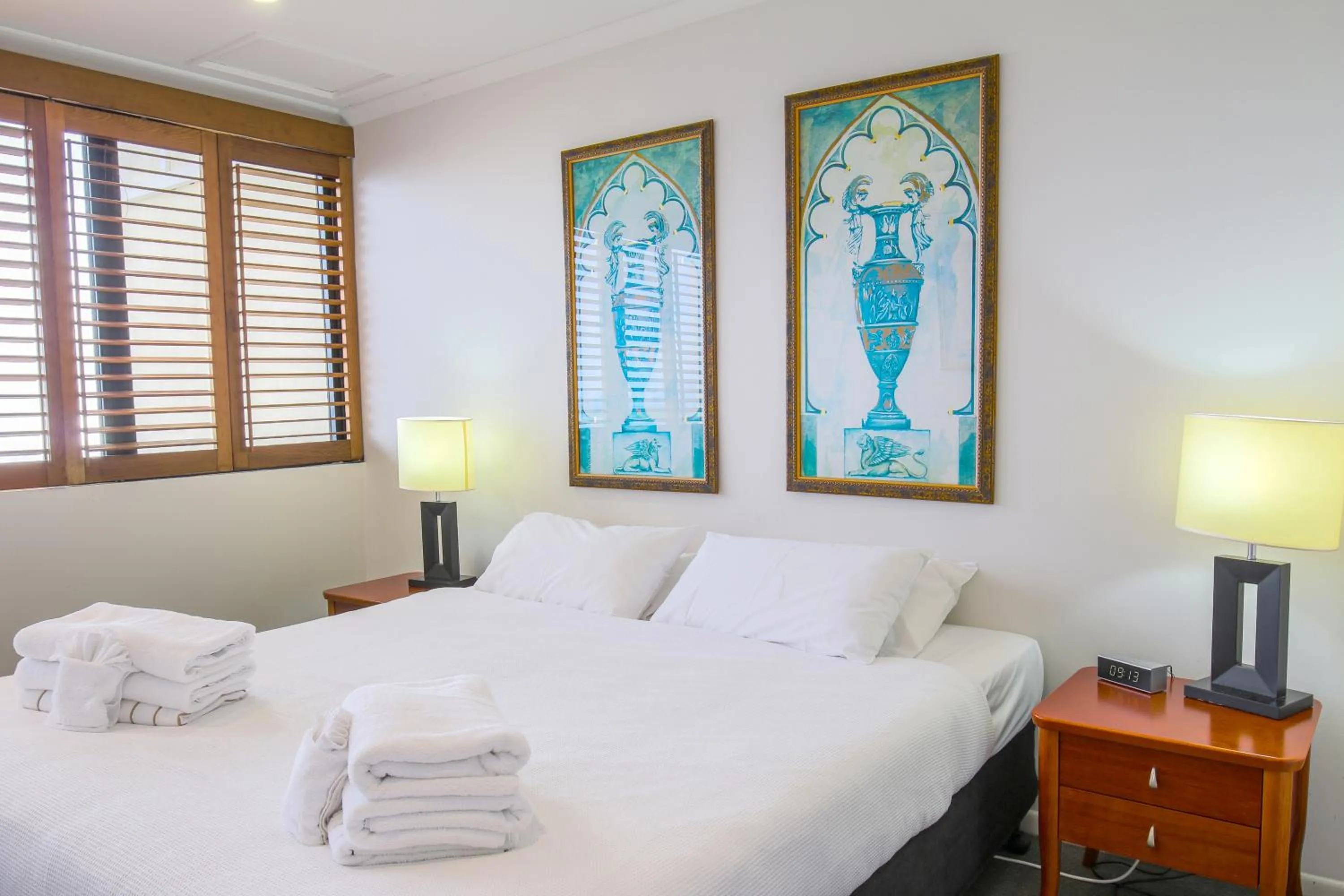 Bedroom, Bed in Cairns Aquarius