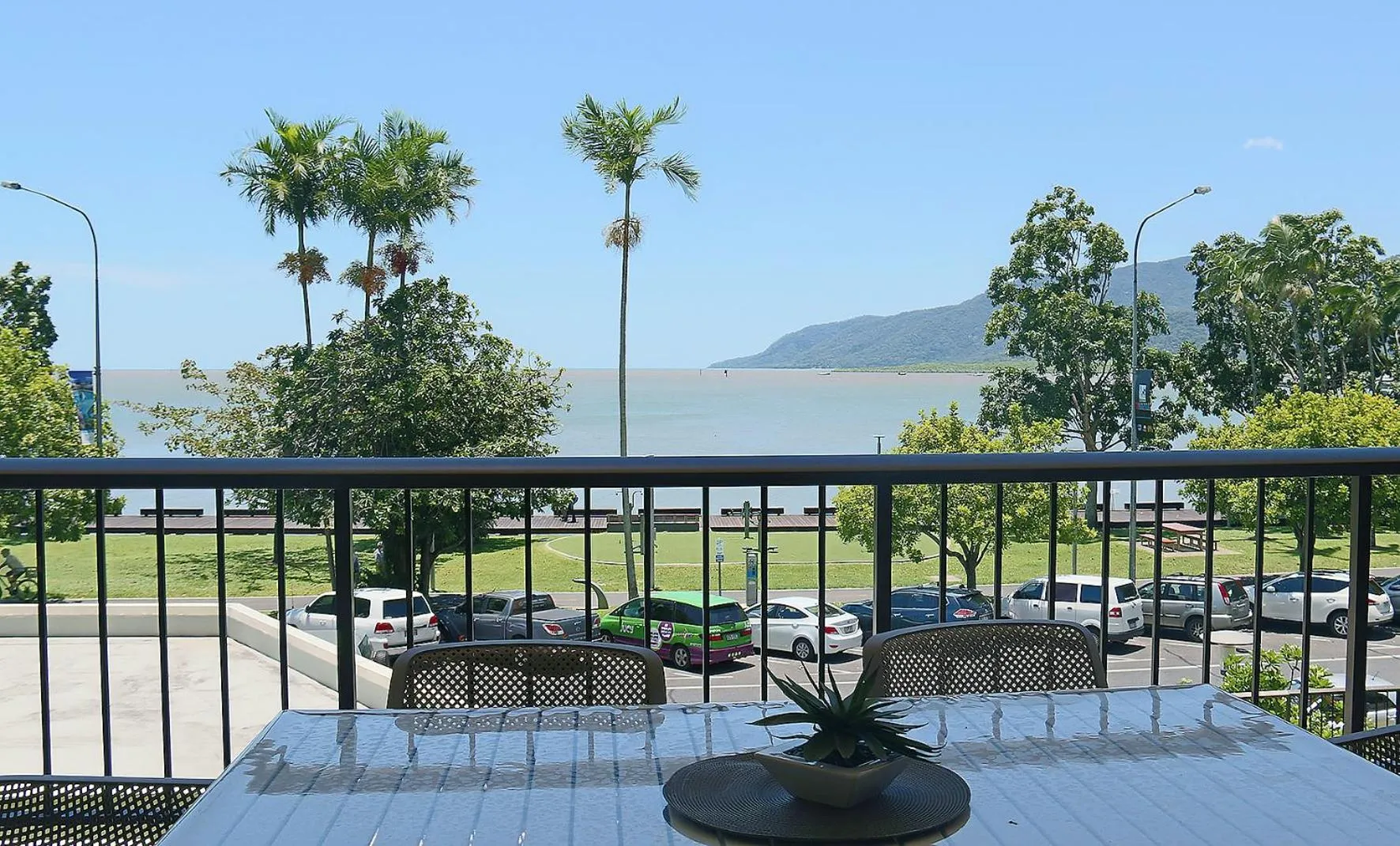 Sea view in Cairns Aquarius