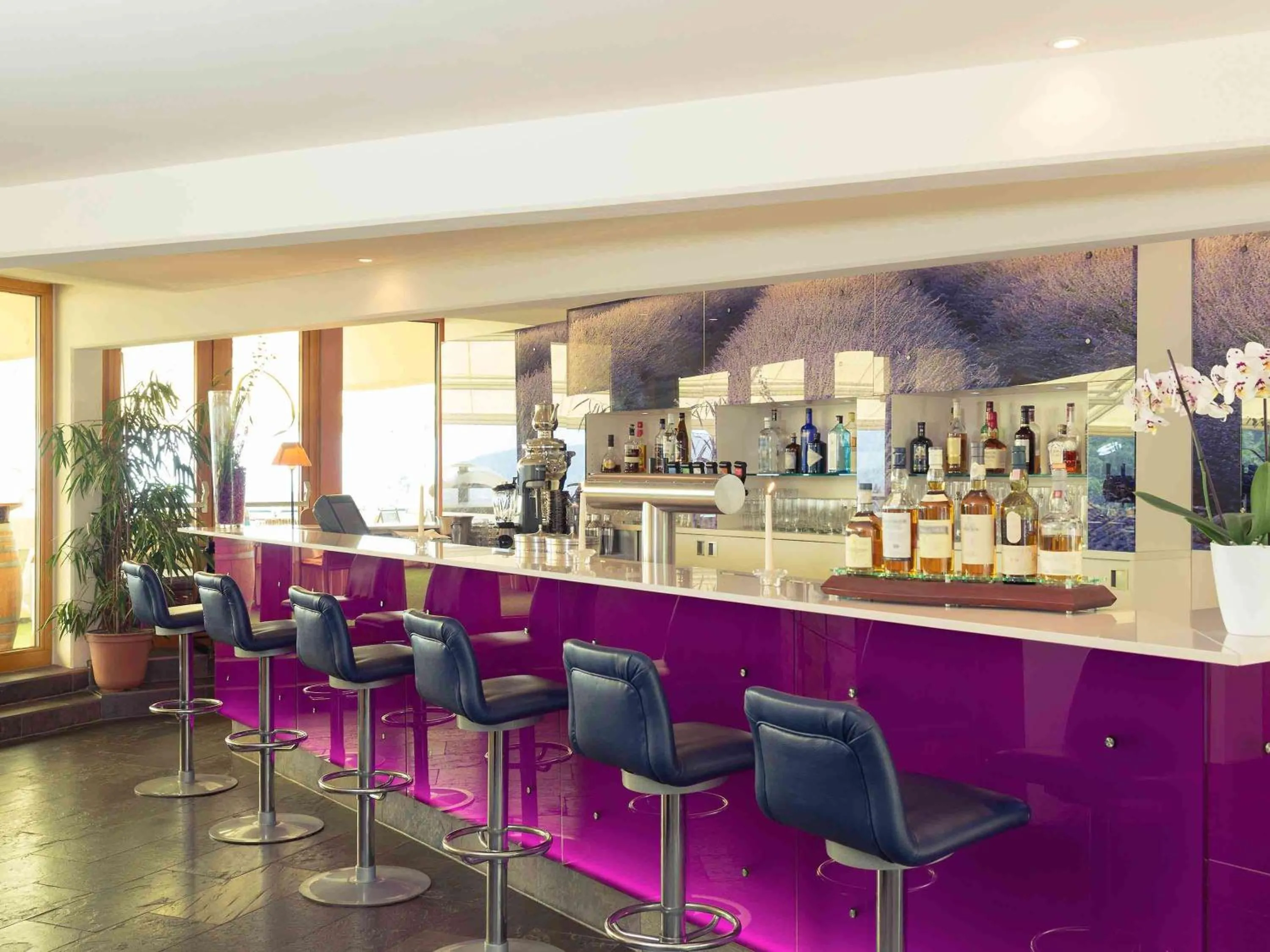 Lounge or bar in Mercure Hotel Panorama Freiburg
