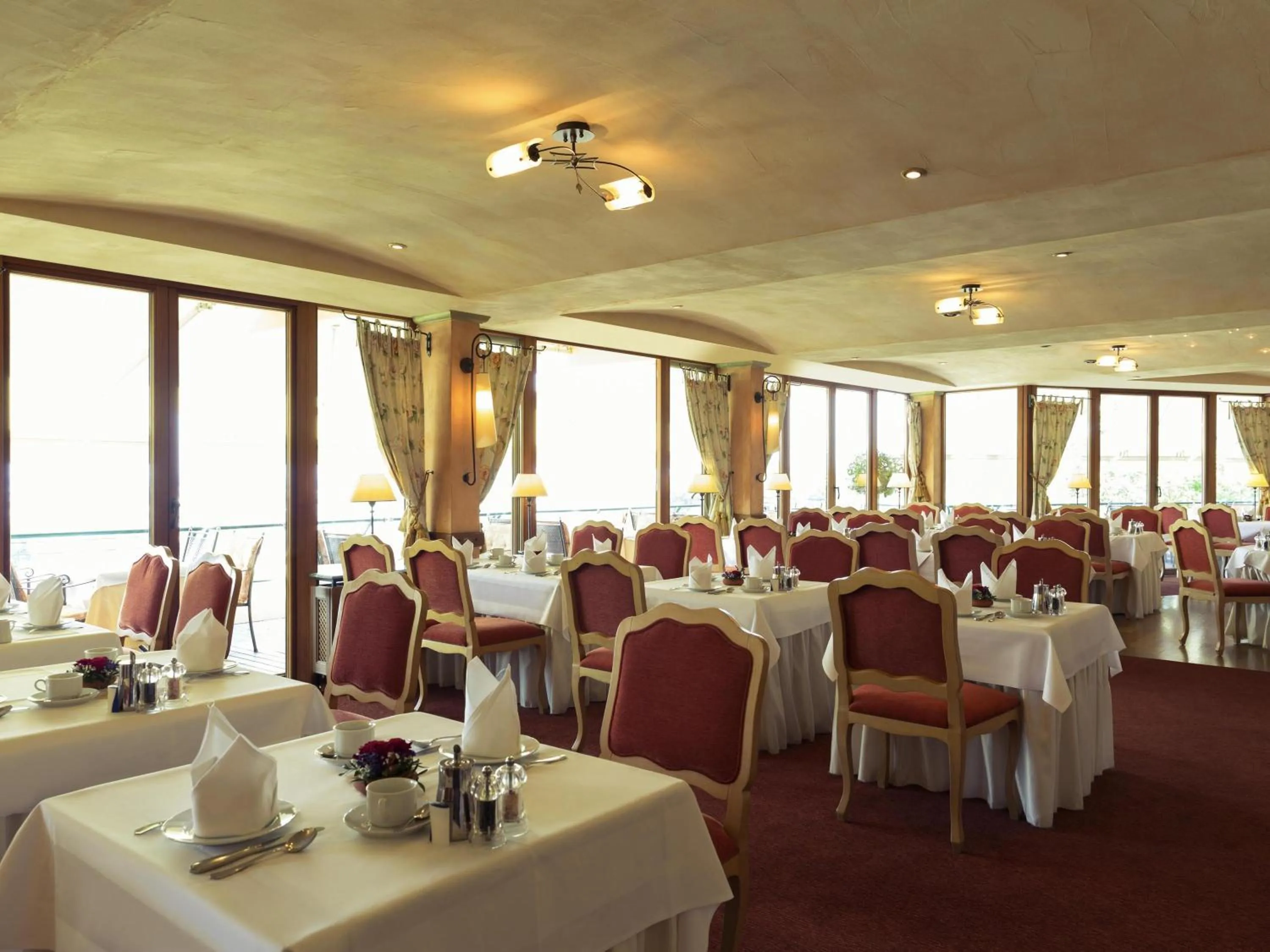 Restaurant/places to eat in Mercure Hotel Panorama Freiburg