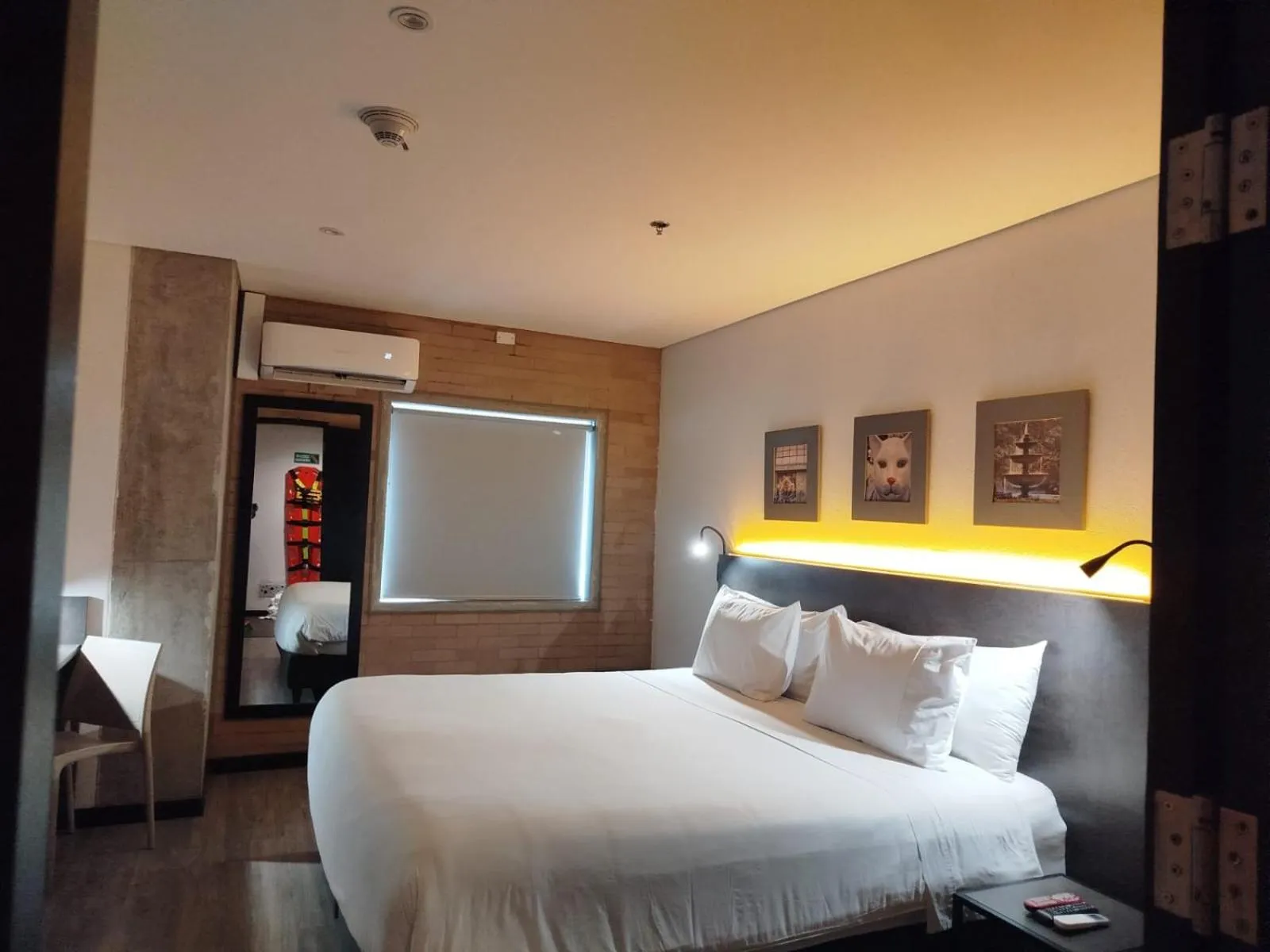 Photo of the whole room, Bed in Hotel Quinta Norte Chipichape