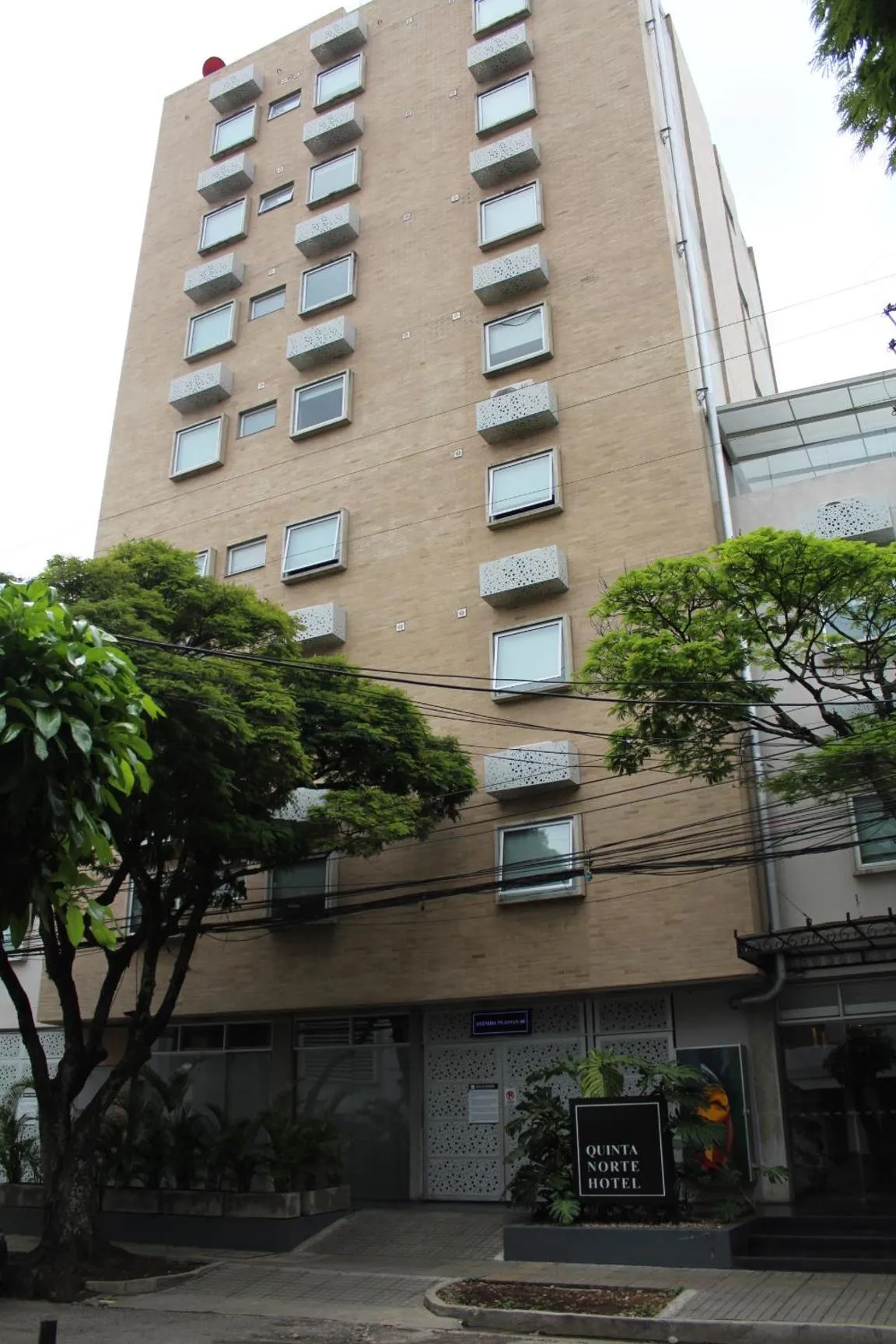 Property building in Hotel Quinta Norte Chipichape