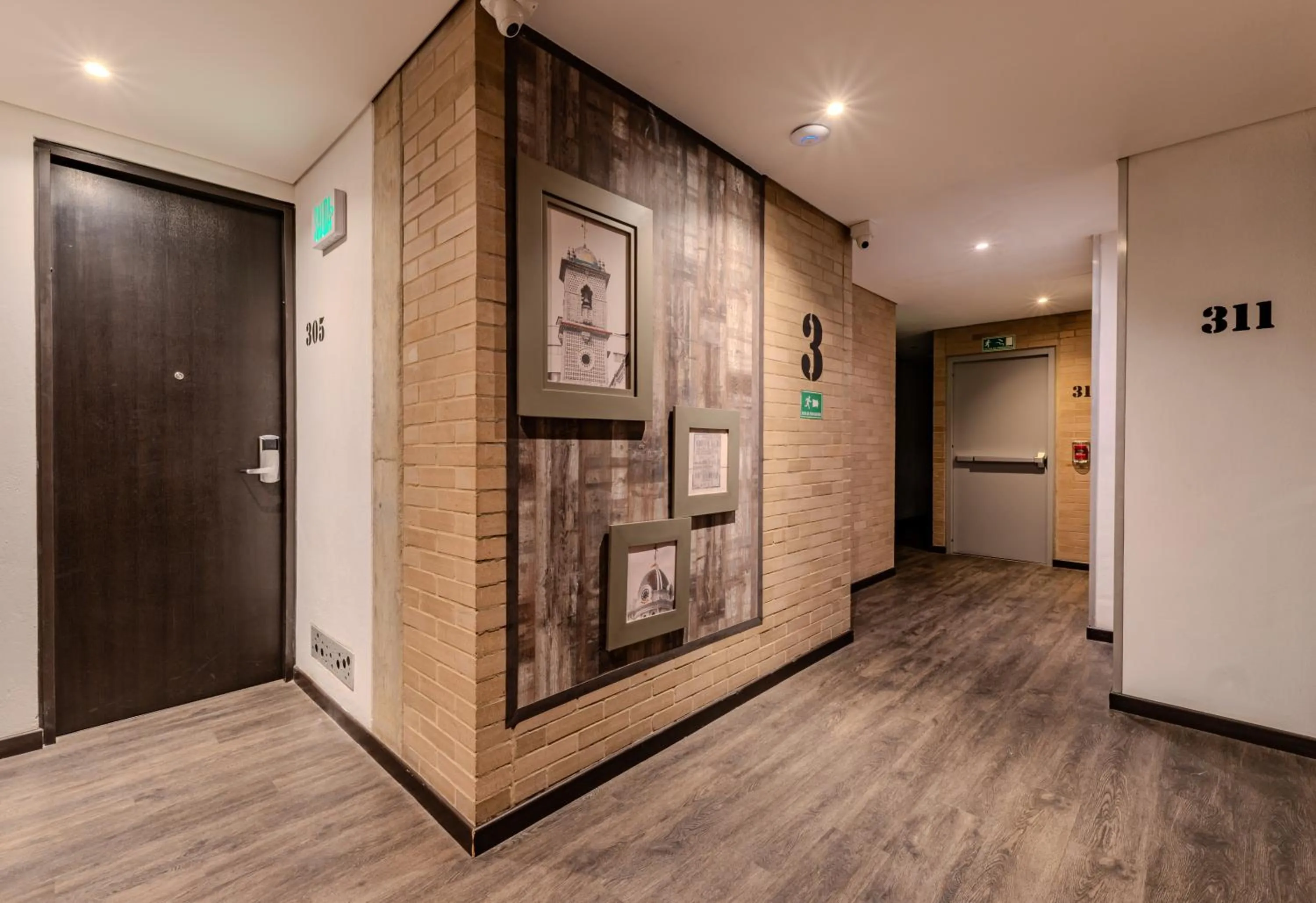 Text overlay in Hotel Quinta Norte Chipichape