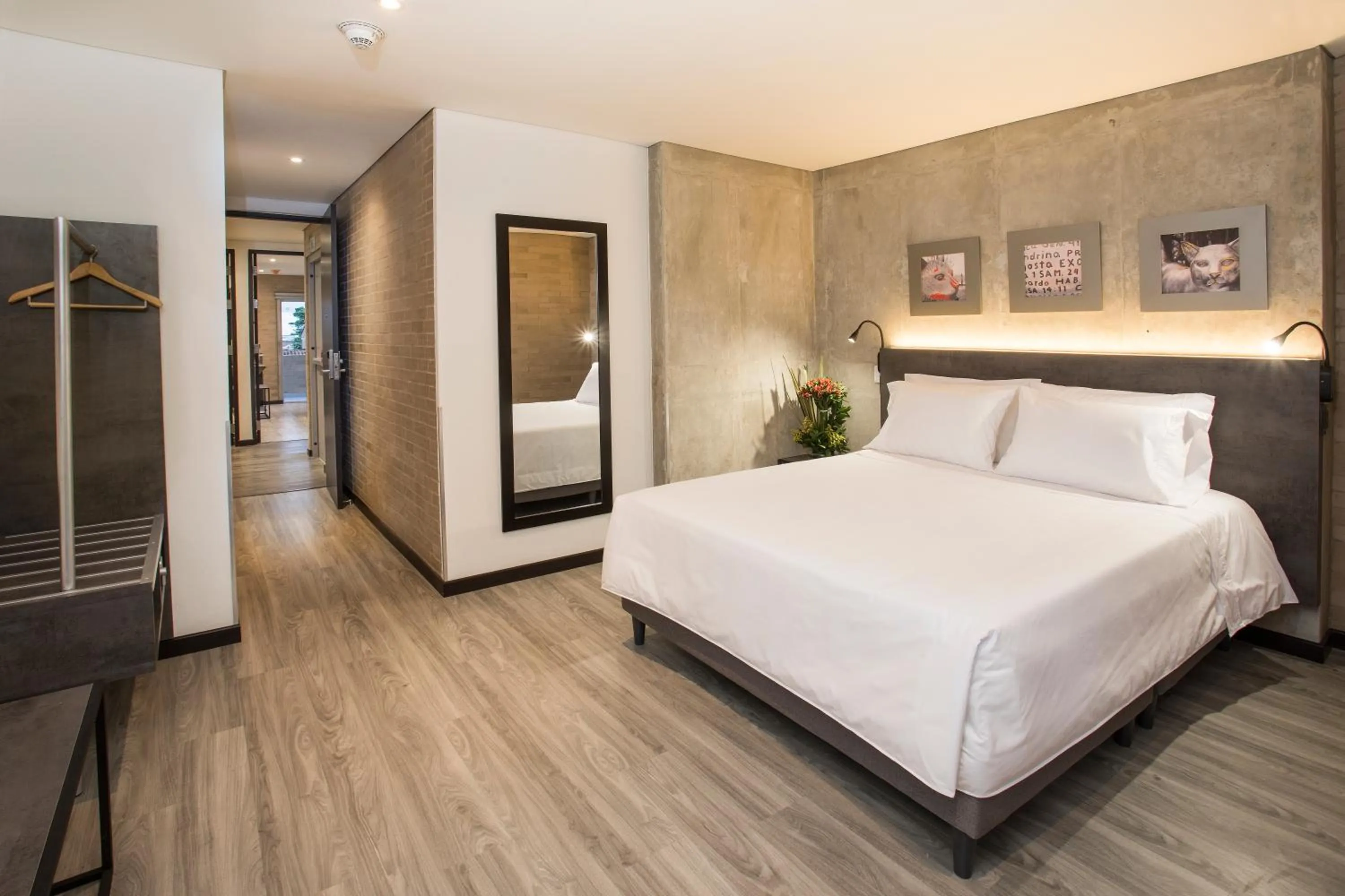 Photo of the whole room, Bed in Hotel Quinta Norte Chipichape