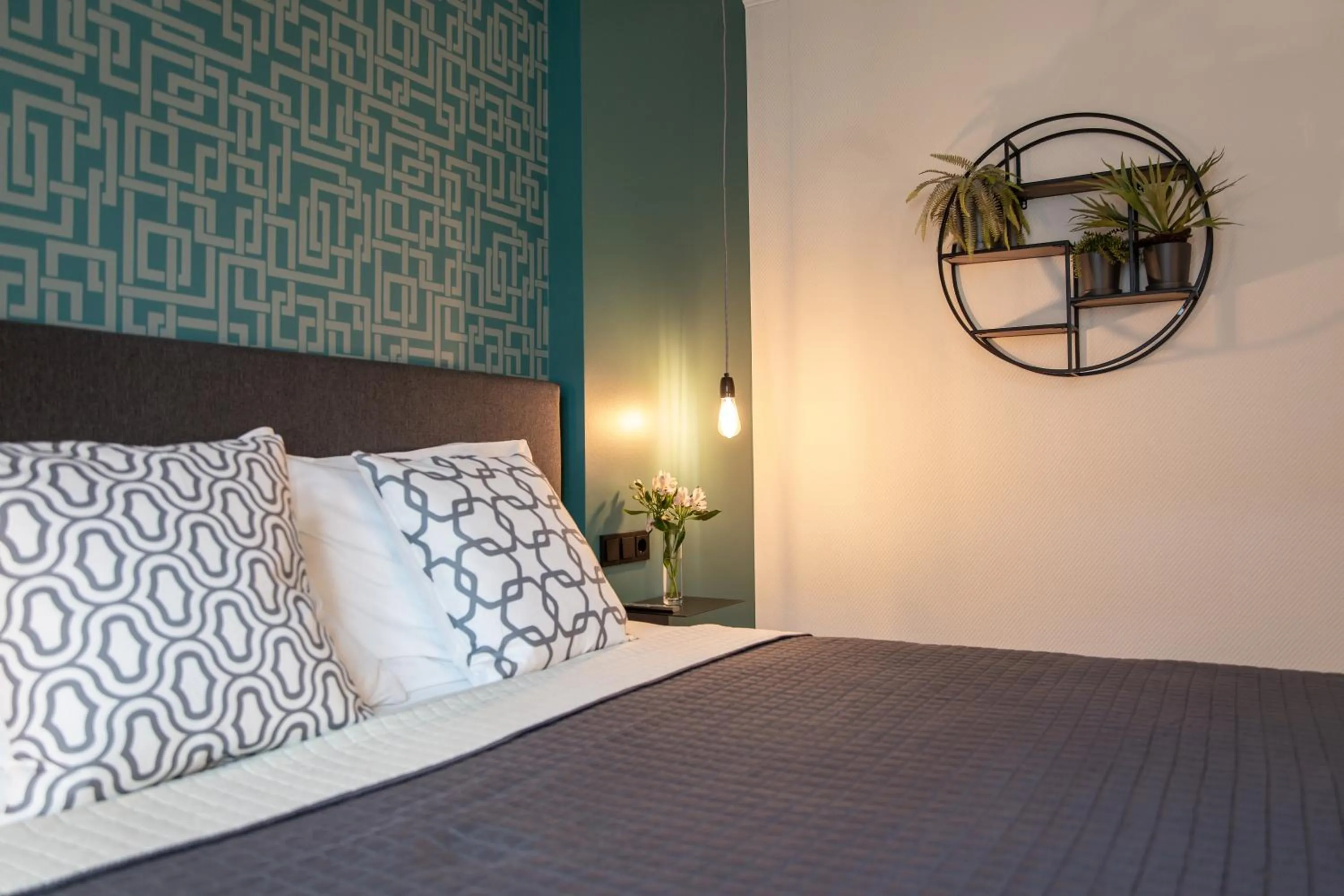 Photo of the whole room, Bed in B-Hotel