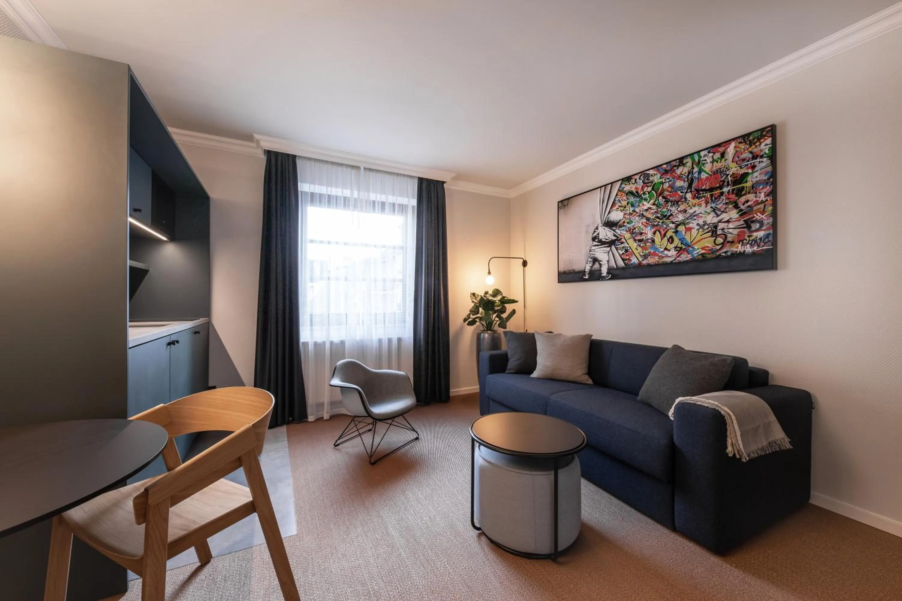 Kitchen or kitchenette in B-Hotel