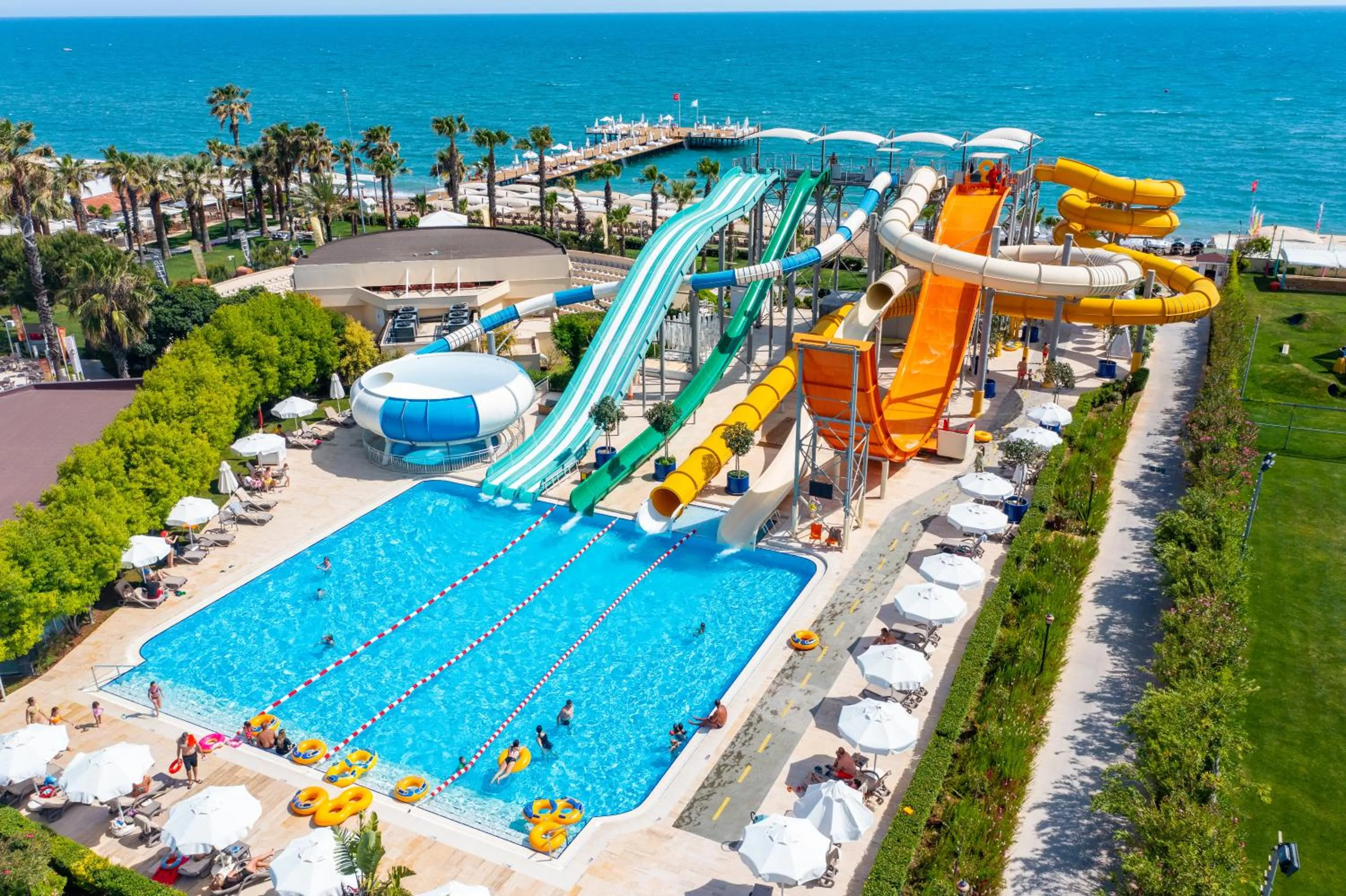 Swimming pool in Bellis Deluxe Hotel & Heated for Winter Aqua Park