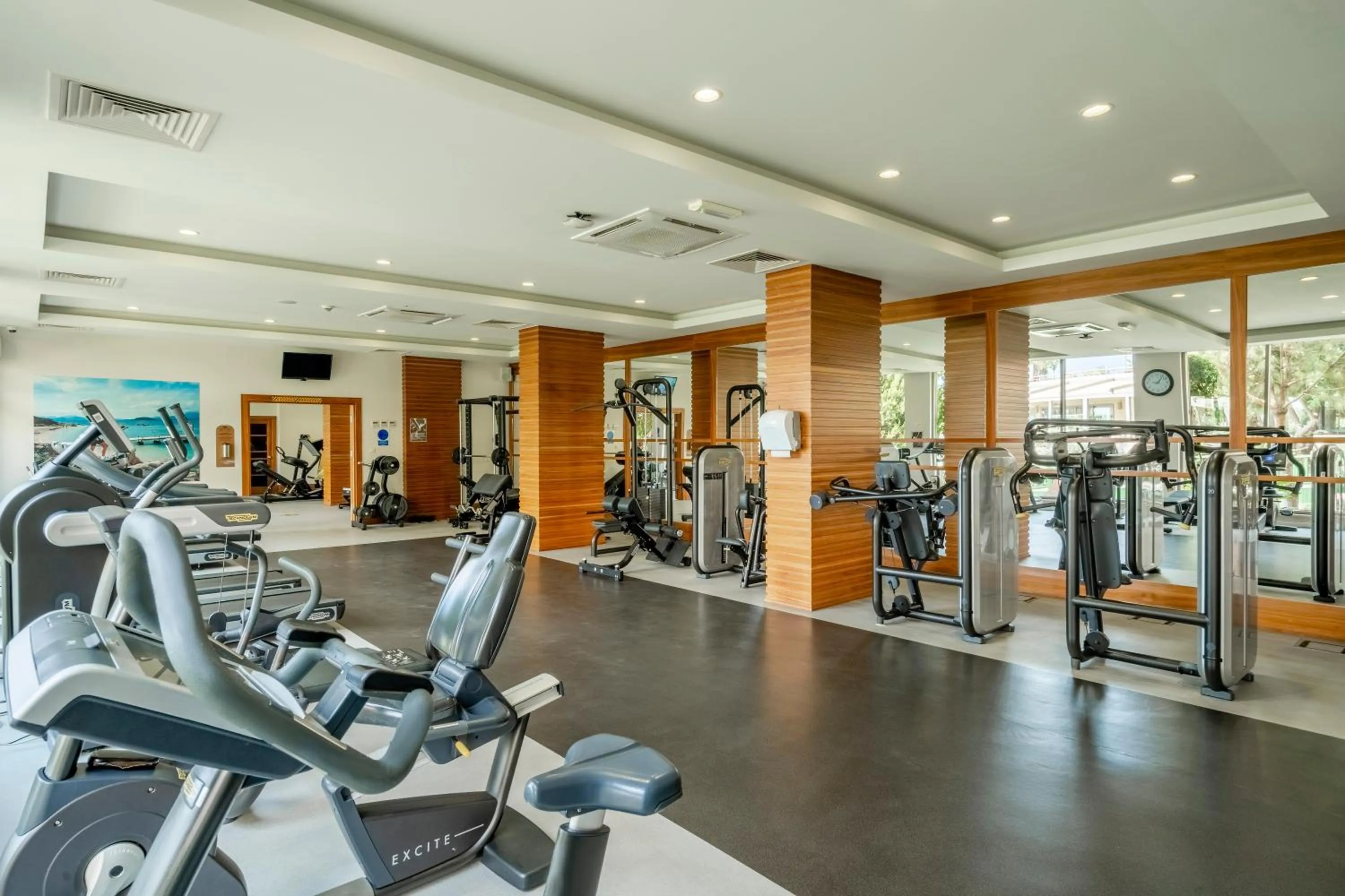 Fitness centre/facilities in Bellis Deluxe Hotel & Heated for Winter Aqua Park