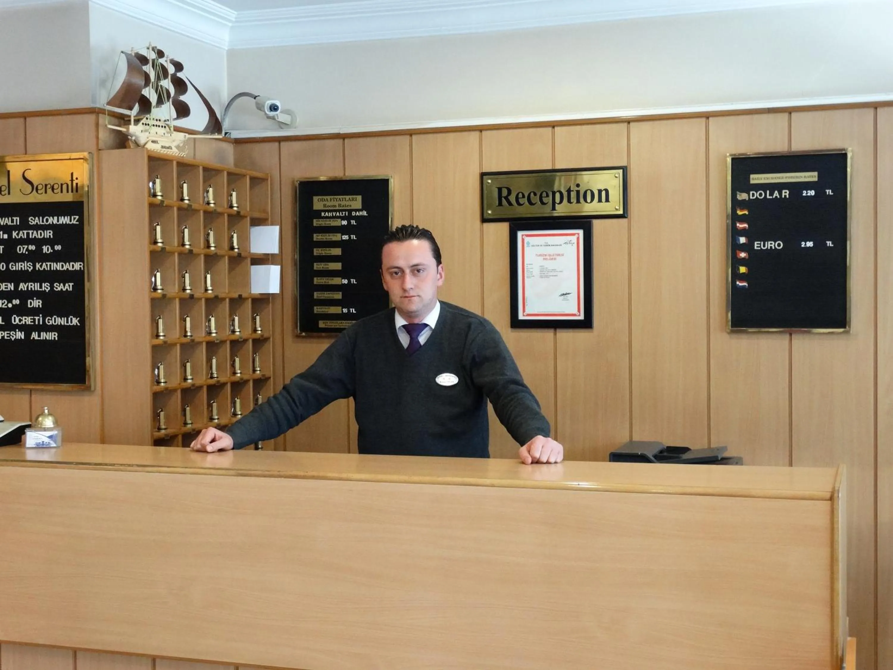 Lobby or reception in Serenti Hotel
