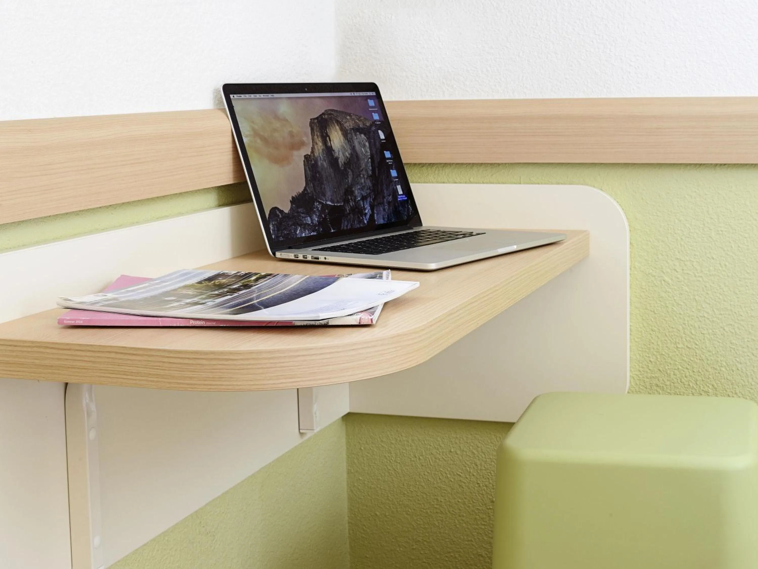 Bedroom in Ibis Budget Portsmouth