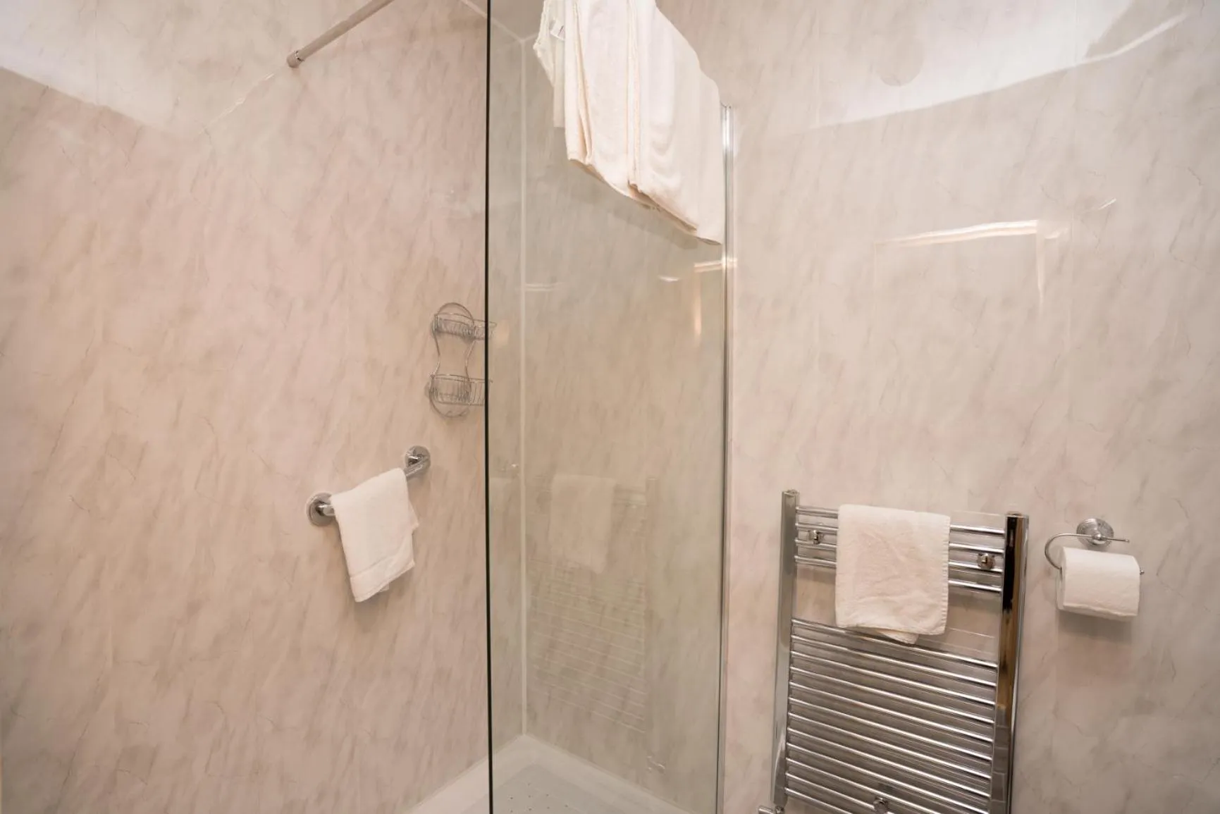 Shower in The Gap Lodge B&B