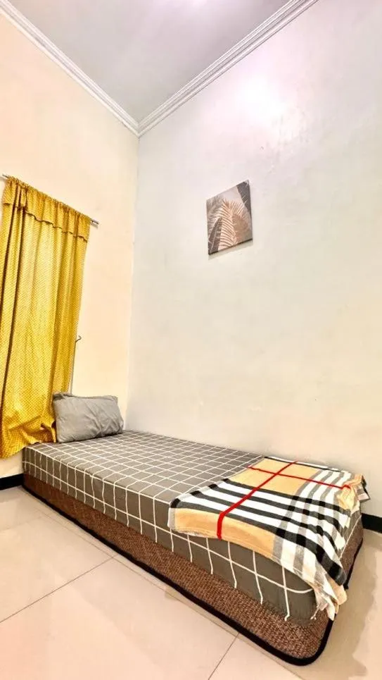 Bed in Surabaya Homey near ITS Syariah