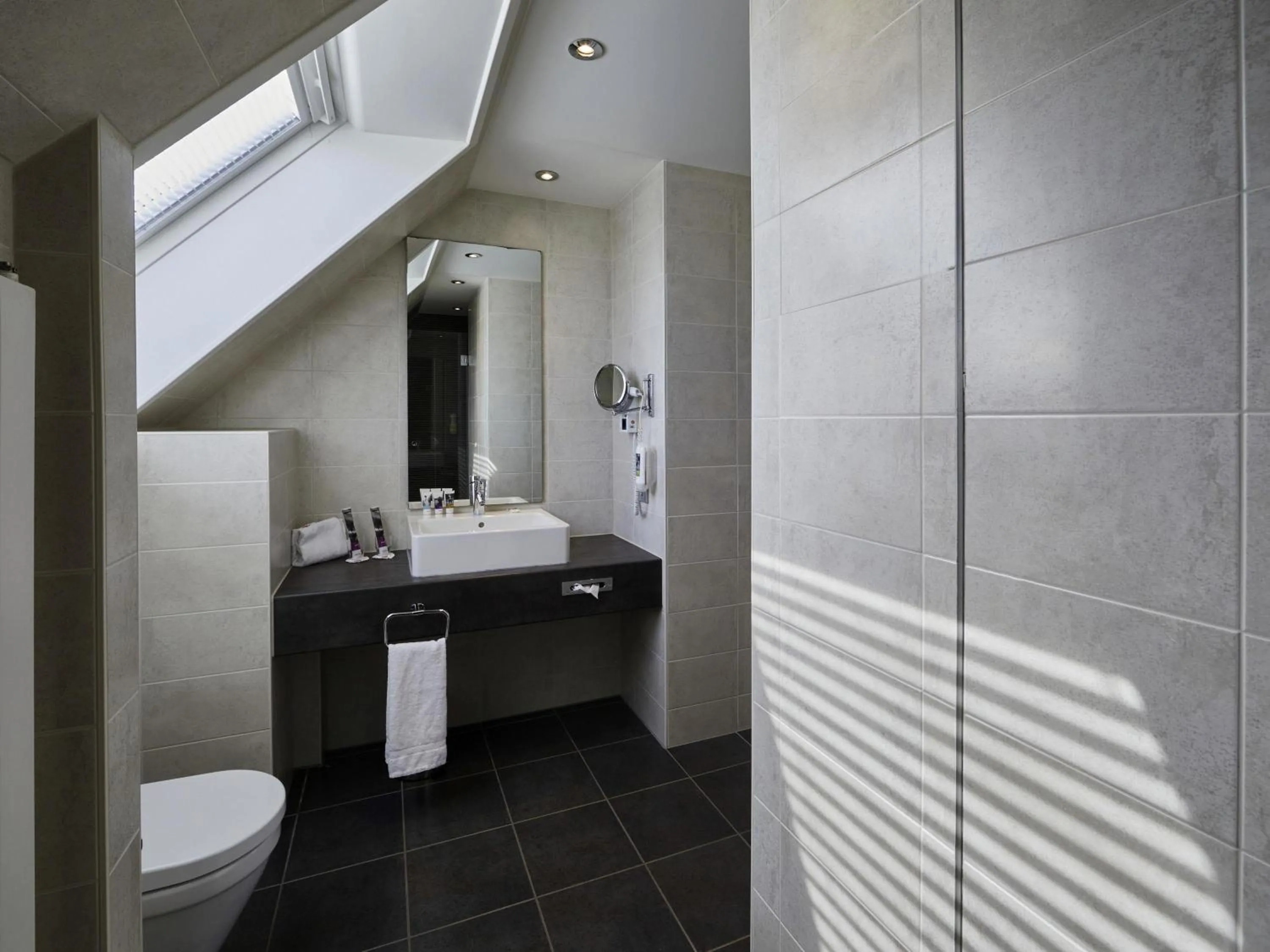 Bedroom in Mercure Hotel Severinshof Köln City