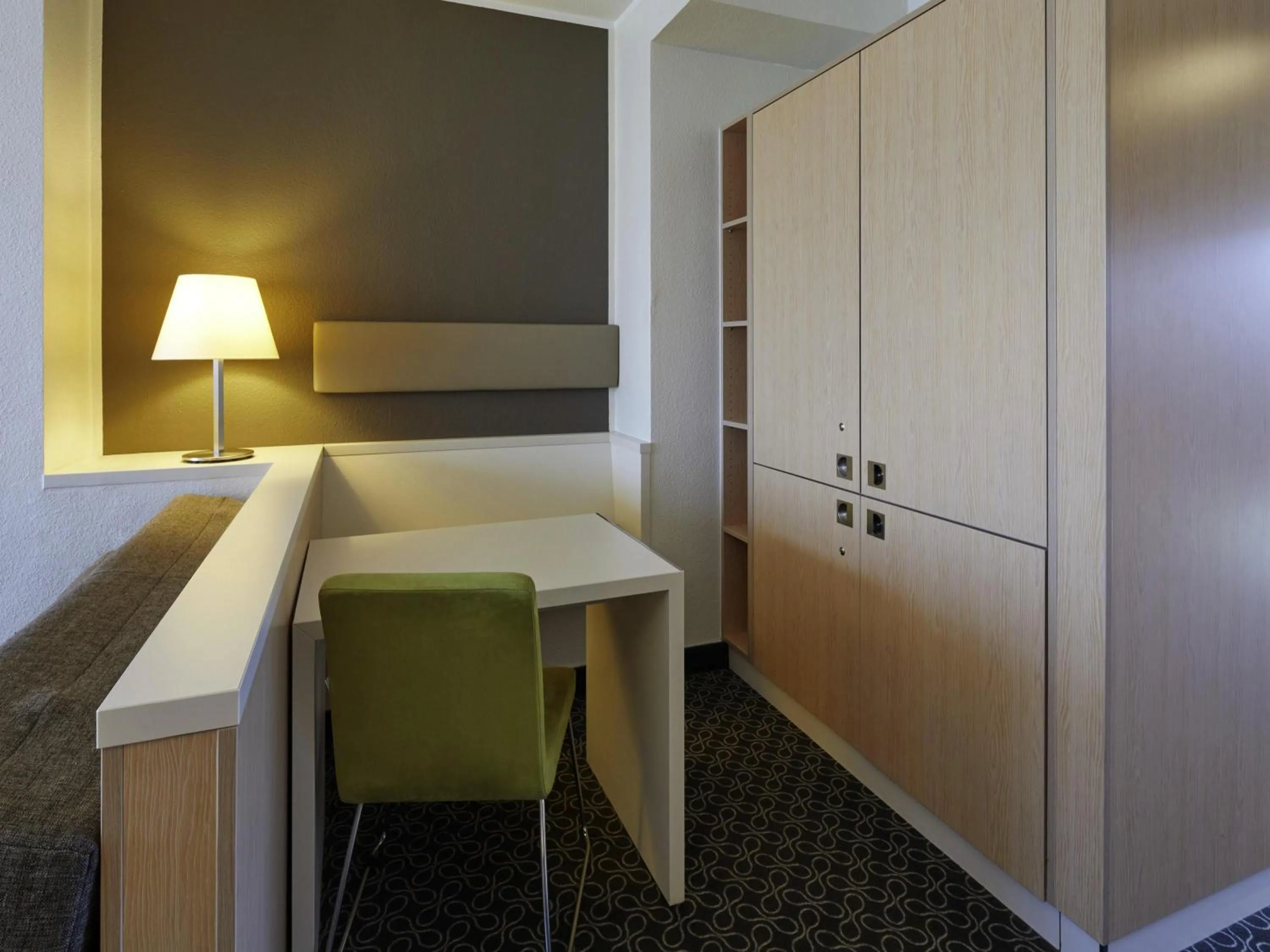 Bedroom in Mercure Hotel Severinshof Köln City