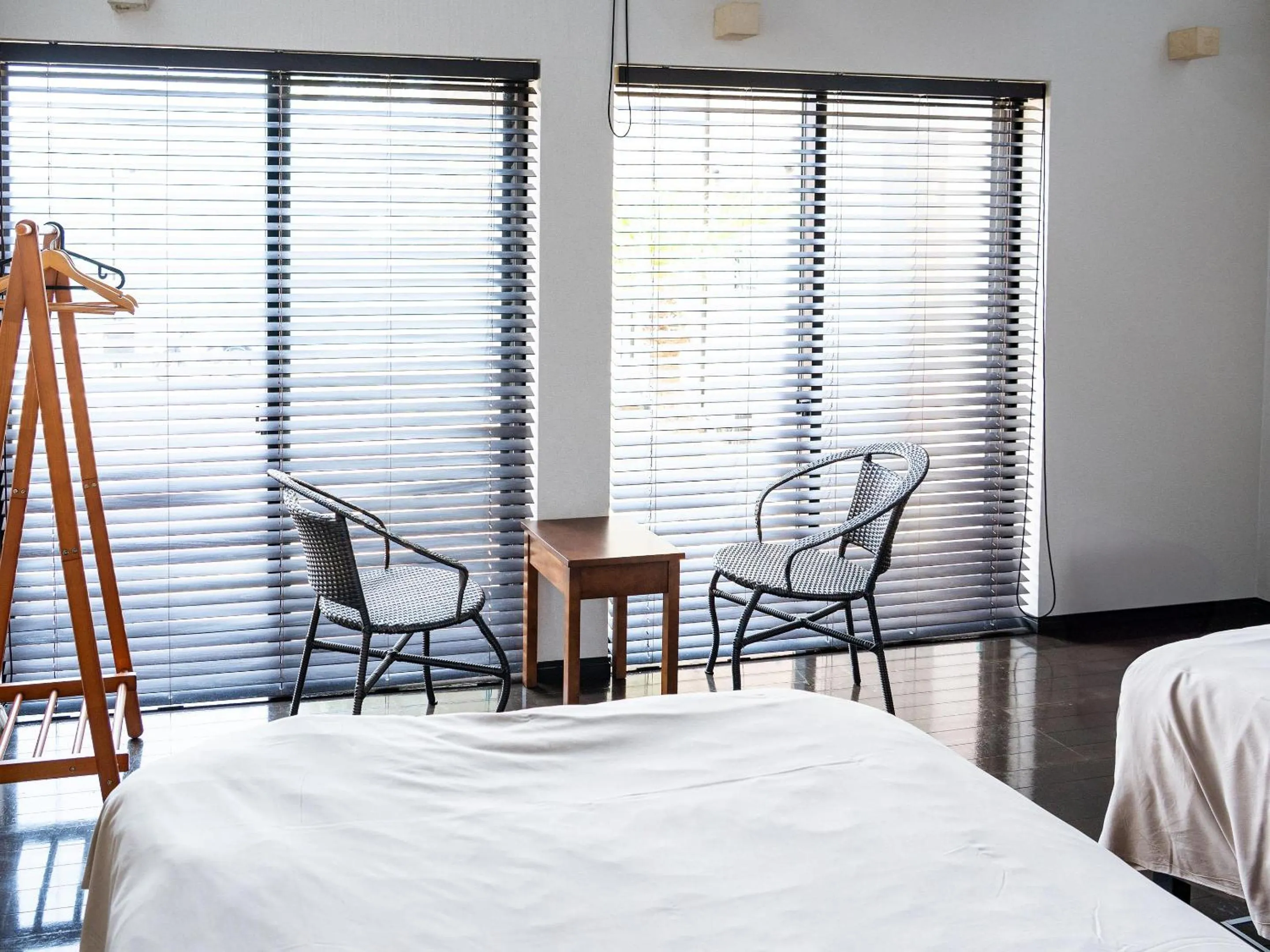 Photo of the whole room, Bed in Calm Lanai Harbor