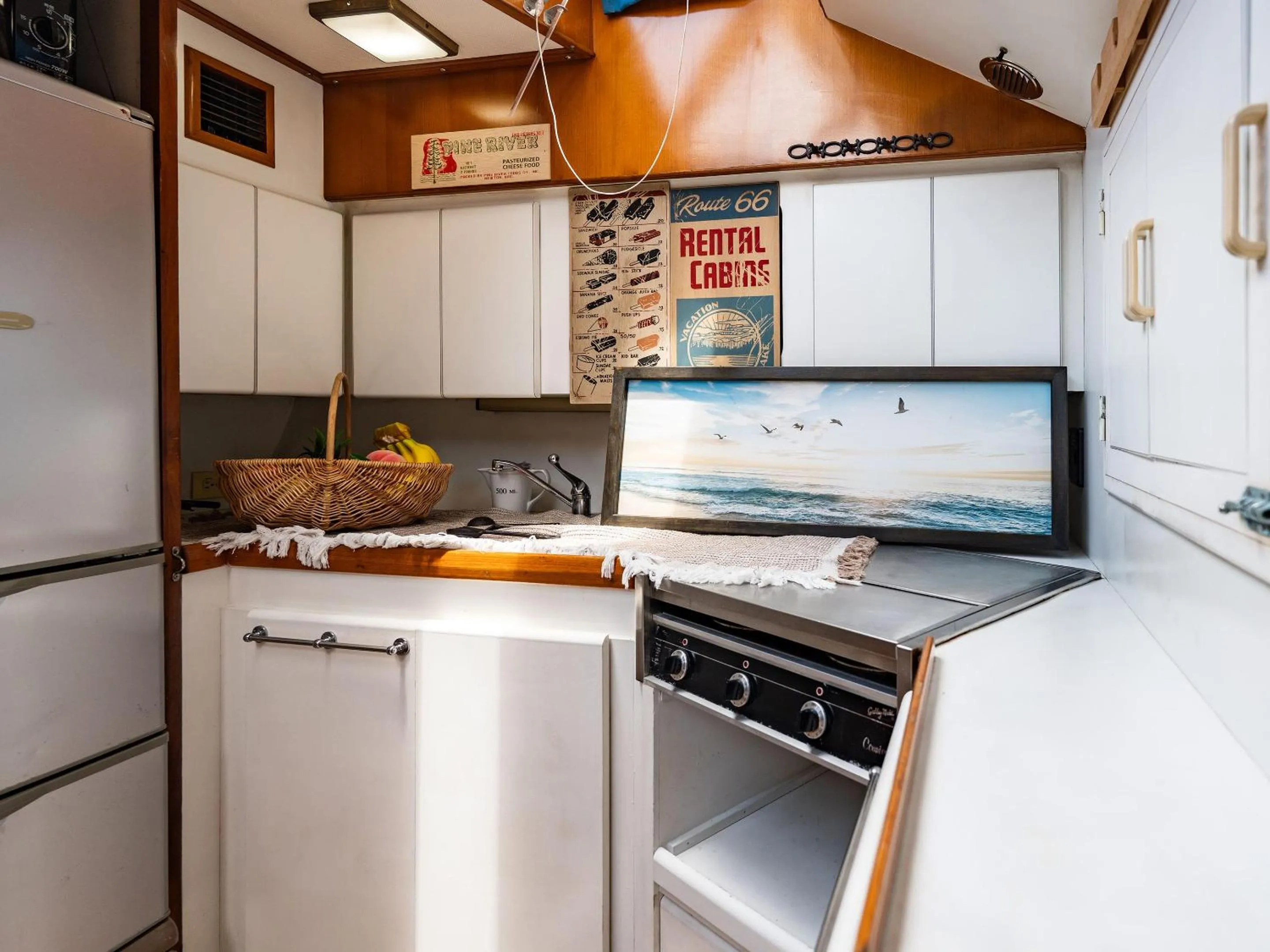 kitchen in Calm Lanai Harbor