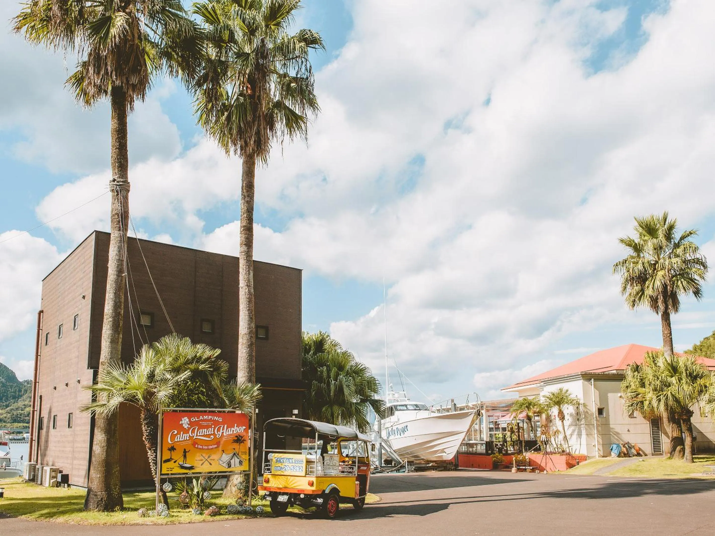 Property building in Calm Lanai Harbor