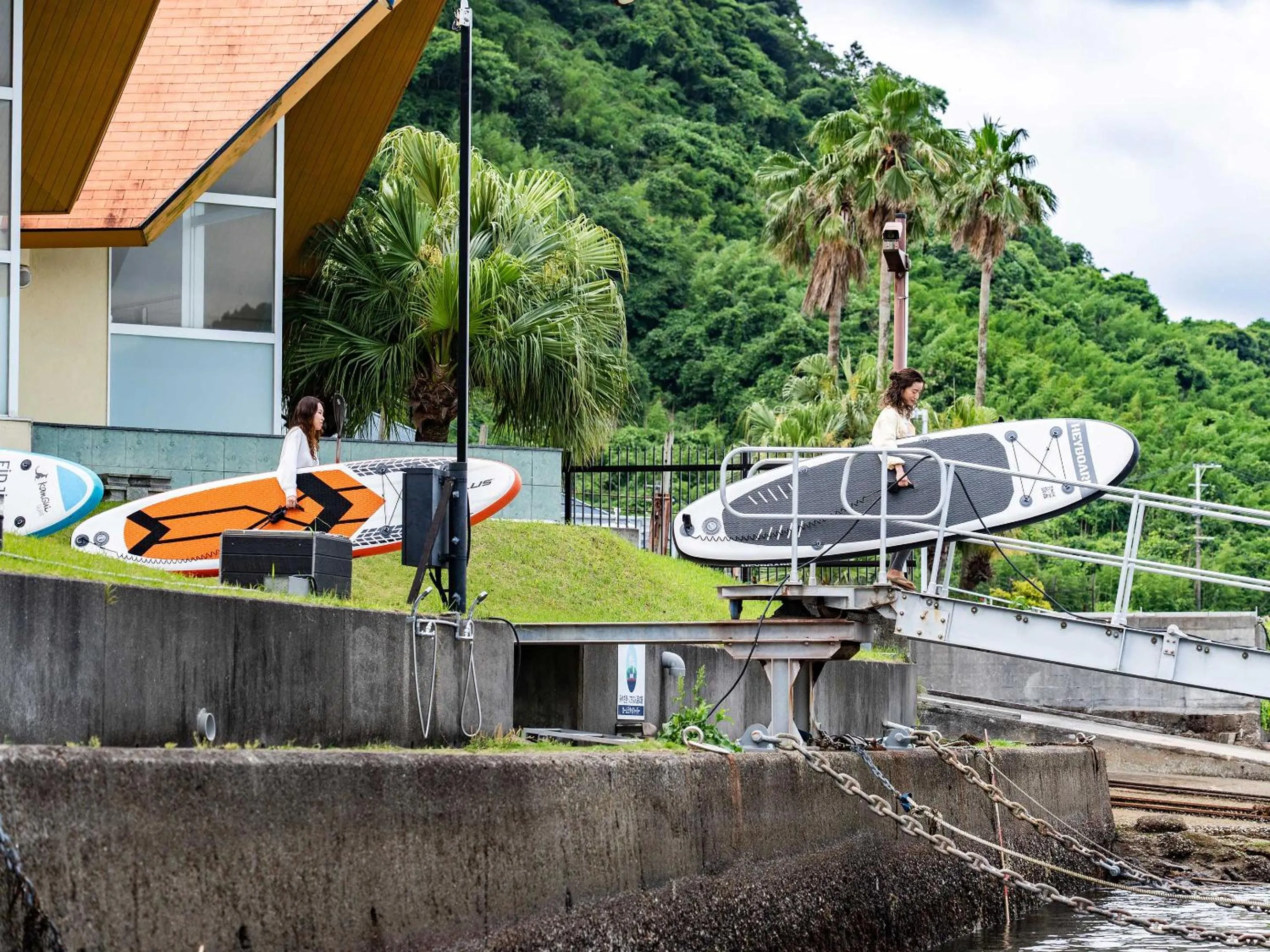 Activities in Calm Lanai Harbor