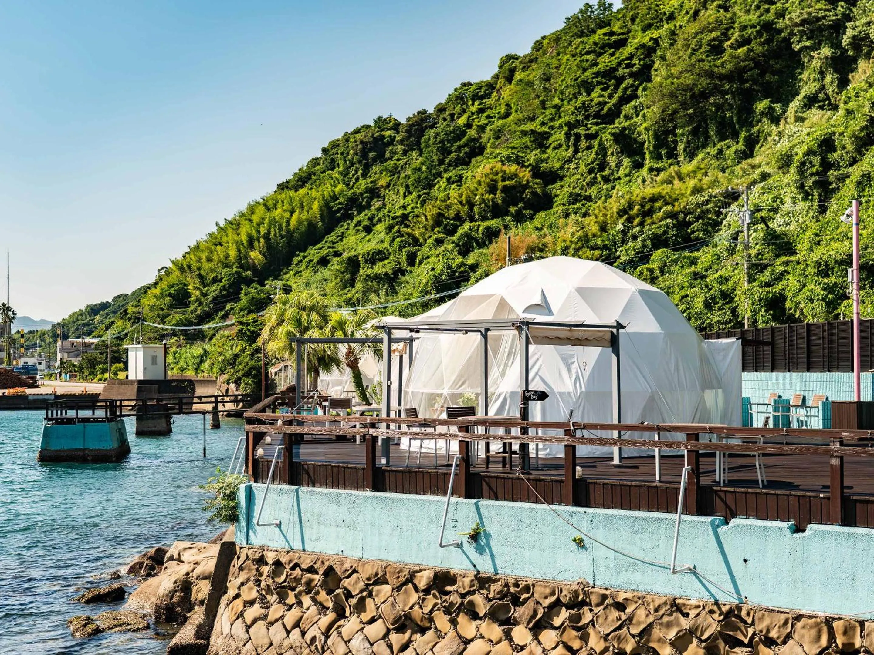 Property building in Calm Lanai Harbor