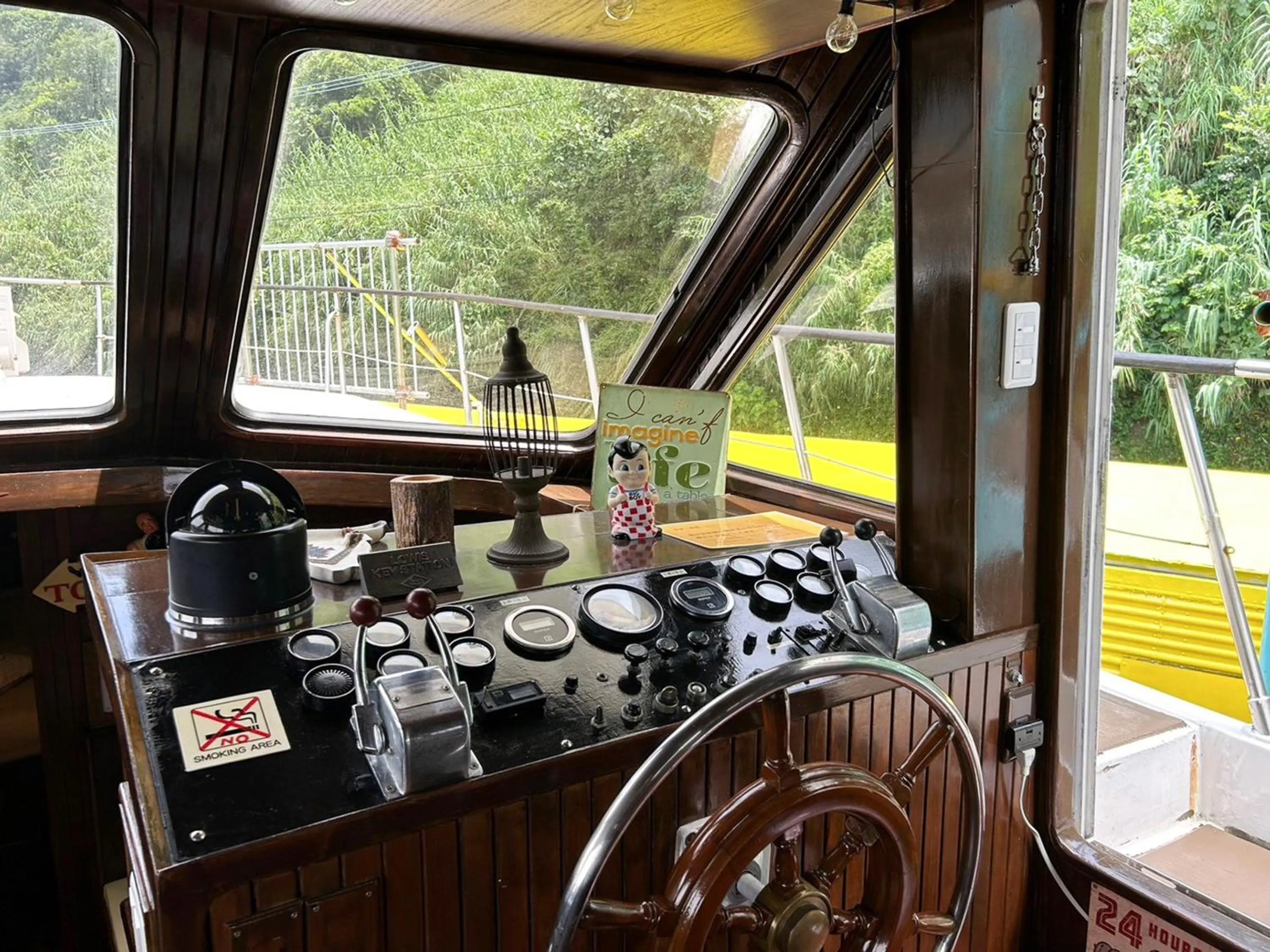 Photo of the whole room in Calm Lanai Harbor