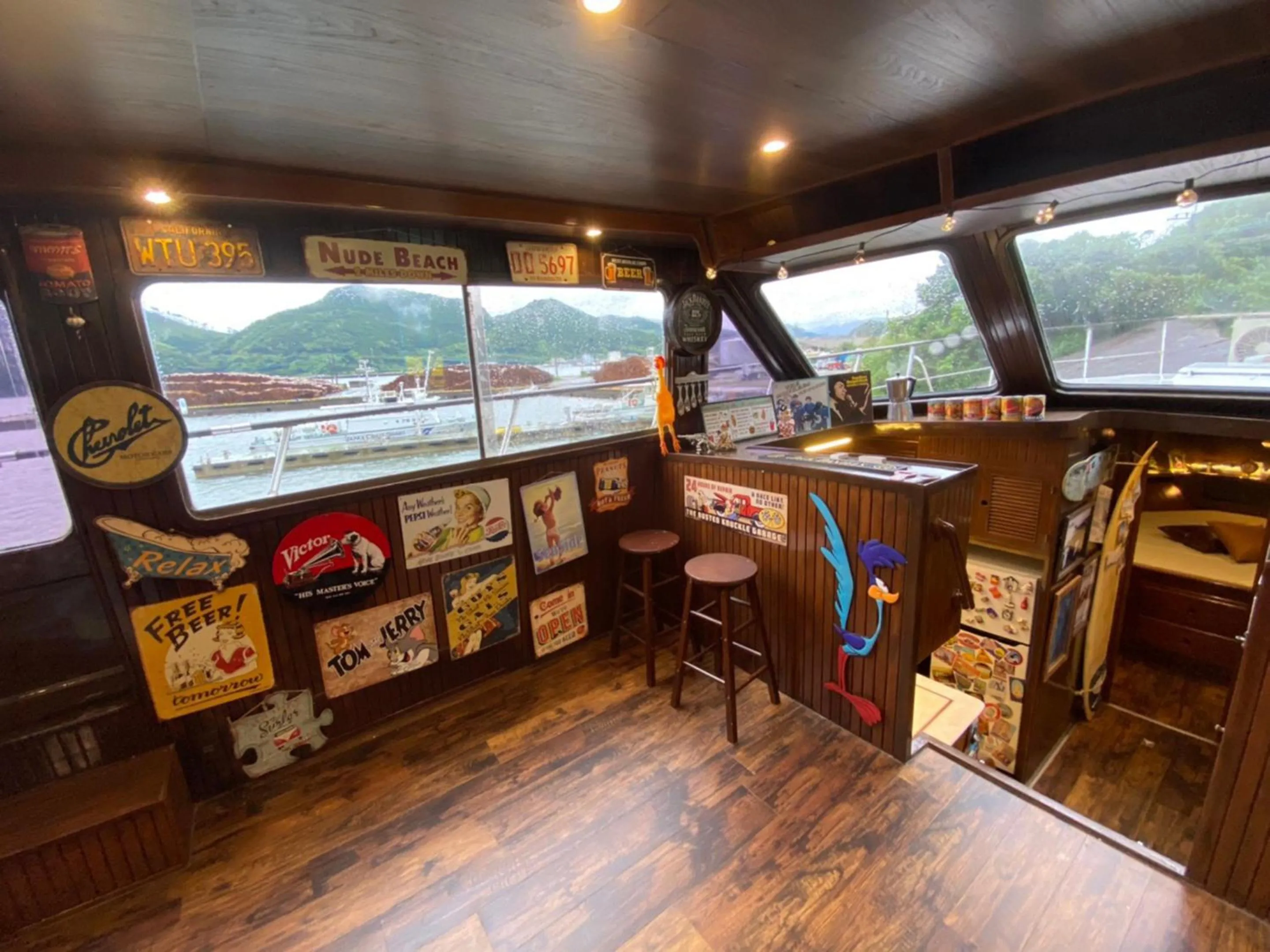 Photo of the whole room in Calm Lanai Harbor